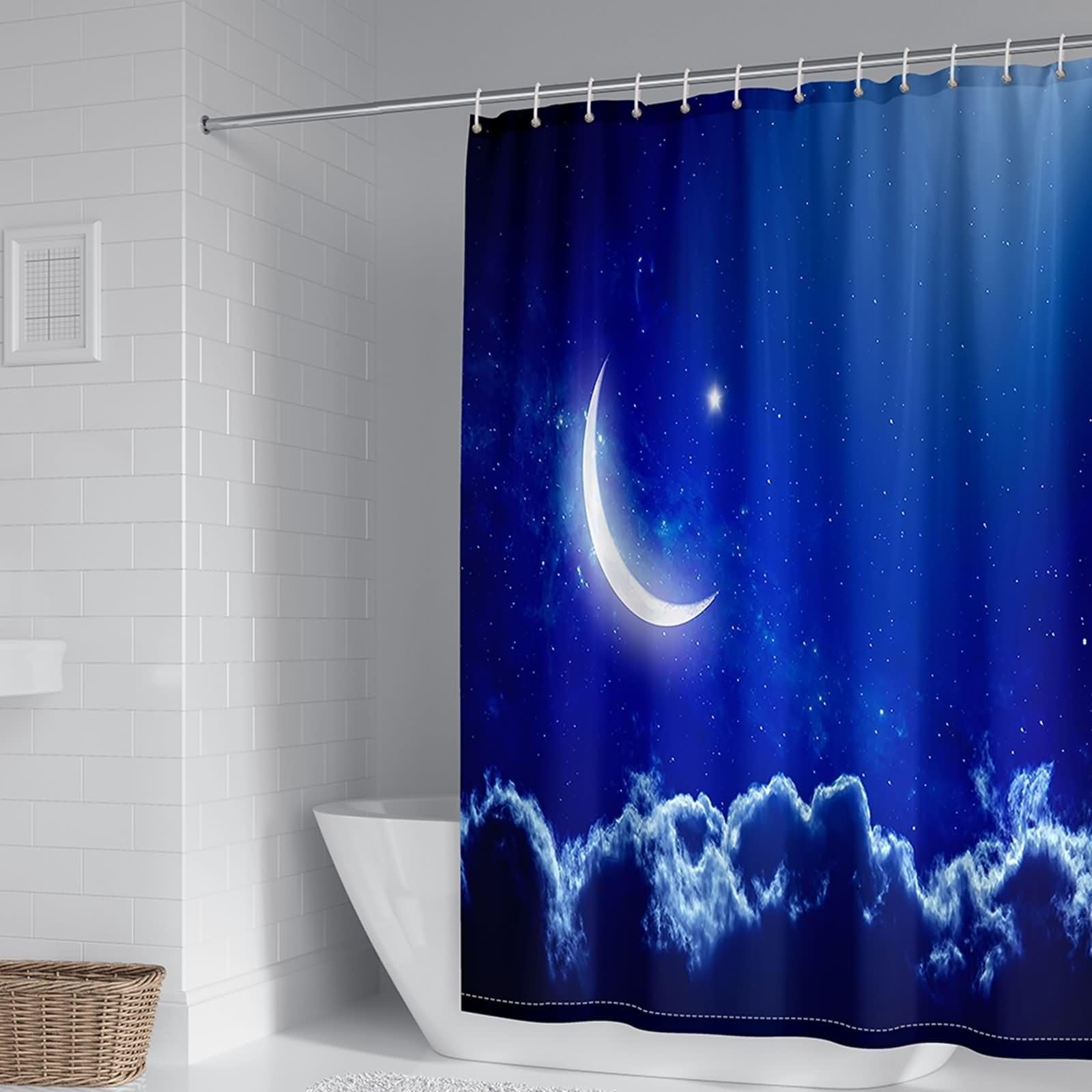 Rideau de douche motif lune ciel KnSam pour s'évader dans sa baignoire
