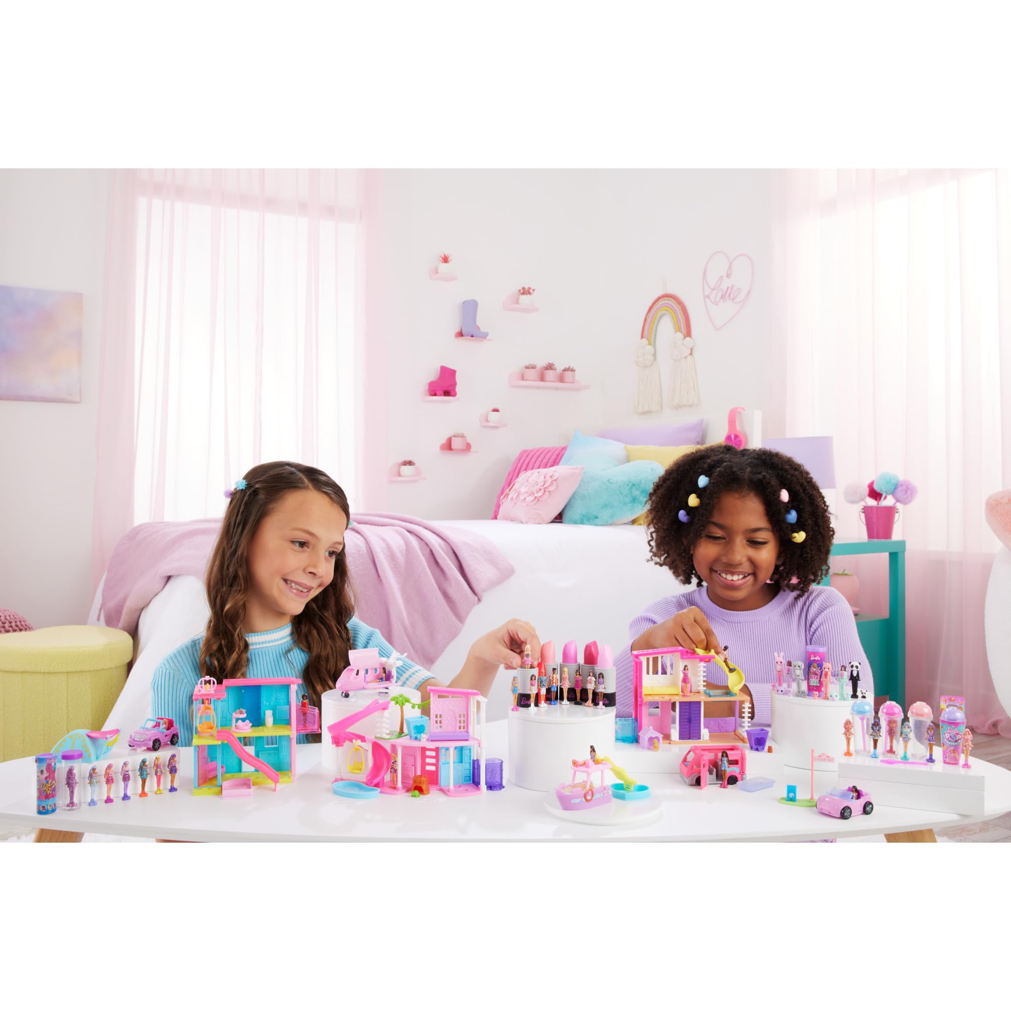 BARBIE Mini Barbieland mini véhicule de reve HYF38 - modele aléatoire