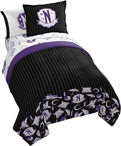 Jay Franco Wednesday Addams - Juego de edredón tamaño individual, ropa de cama de 5 piezas, incluye juego de sábanas y fundas de almohada, ropa de
