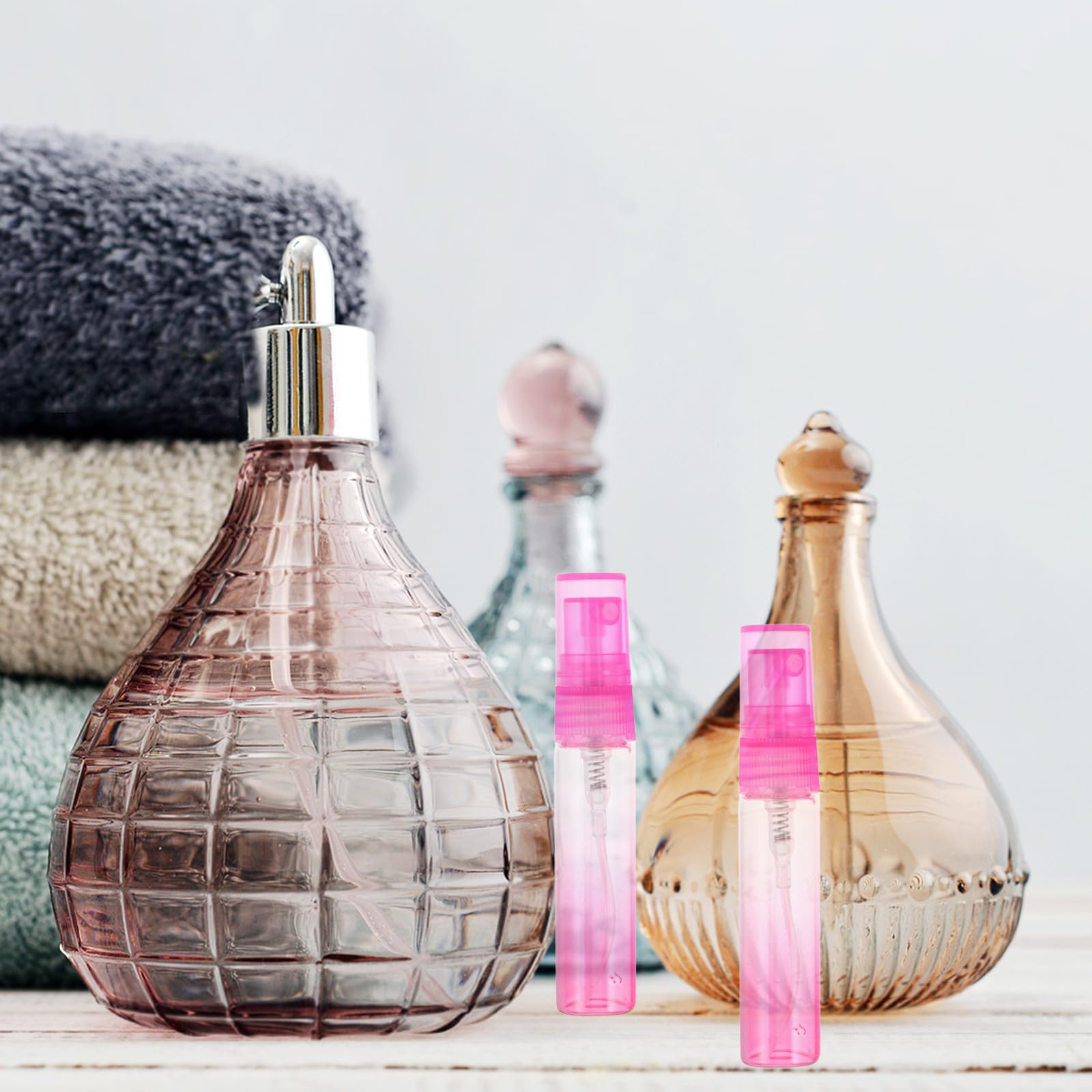 OUNONA 30 szklanych butelek na próbki perfum: 5 ml miniaturowe fiolki z rozpylaczem do torebki podróżnej - pusty, wielokrotnego użytku atomizer do perfum dla kobiet, dziewcząt i mężczyzn