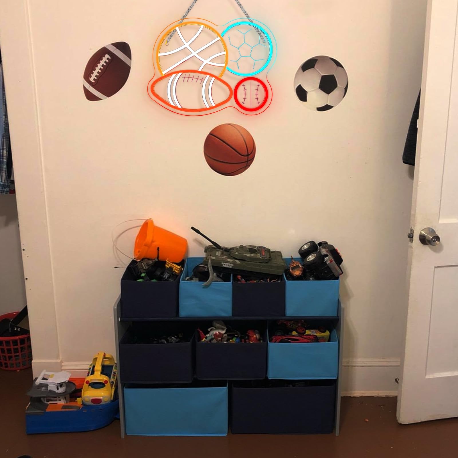 Looklight Neonowy znak świetlny, piłka nożna, koszykówka, baseball, piłka nożna, znak LED, 4 piłki, neonowe znaki na ścianę, podświetlany znak LED, do pokoju zabawek, sypialni, prezent dla entuzjastów