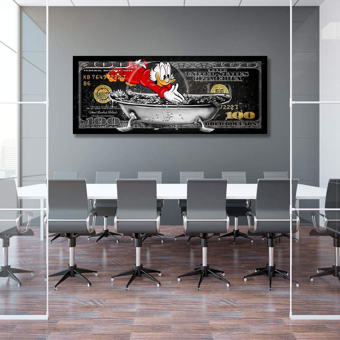 Kunstgestalten24 Dagobert Pop Art Leinwandbild – Dollar Design mit Geldbad in Silberwanne – Street Art Wandbild für Wohnzimmer Büro oder Gaming Room – Lustige Geld Deko mit Comic Flair 100x40x2cm