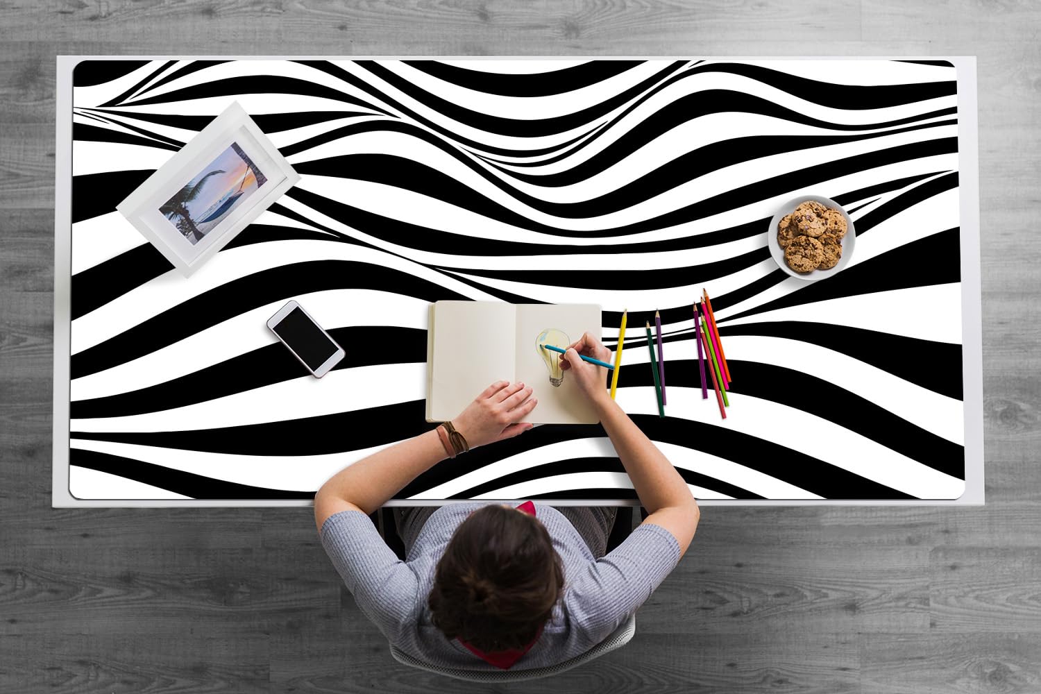 Sottomano da Scrivania 120x60 cm Facile da Pulire Antiscivolo Impermeabile per Ufficio e Casa in Vinile PVC Protezione e Decorazione Superficie Protettiva - Onde bianche e nere