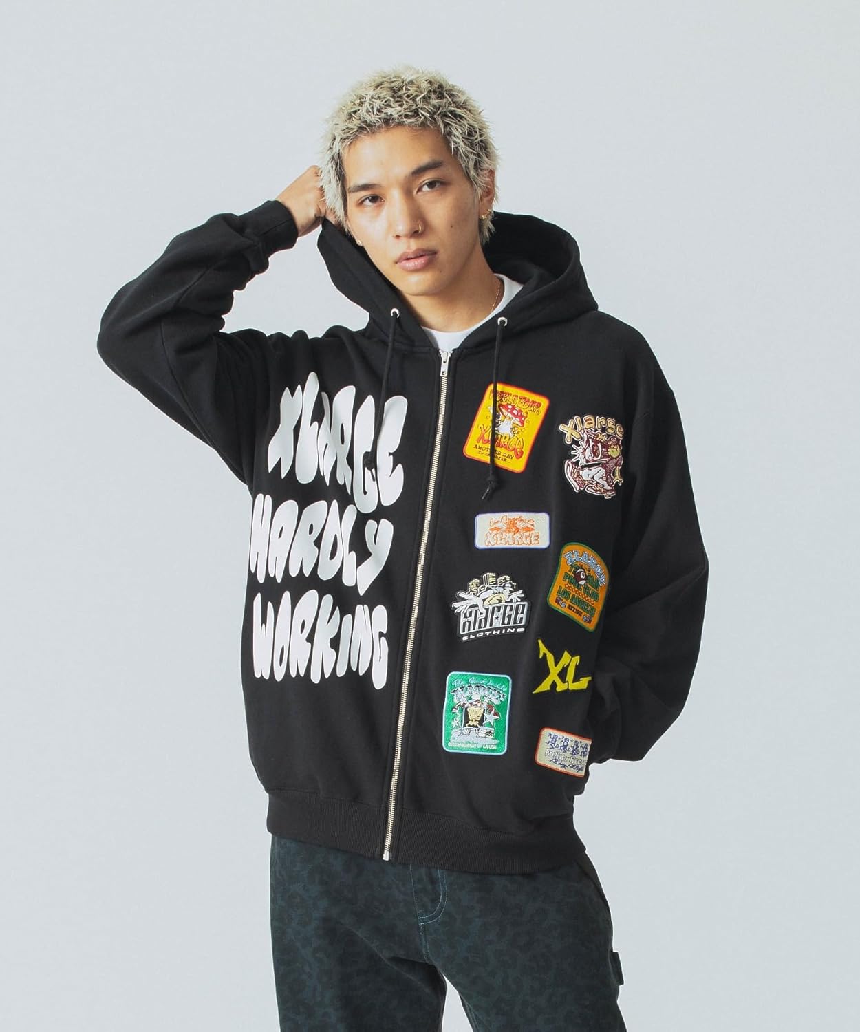 XLARGE ブラック パーカー M XLARGE ブラック フード付きパーカー M