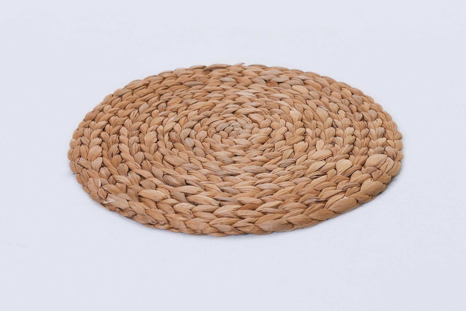 VIVANNO Ilana - Set di 4 sottopiatti rotondi in giacinto d'acqua, sottopiatti naturali, diametro 30 cm - Intramontabili e decorativi