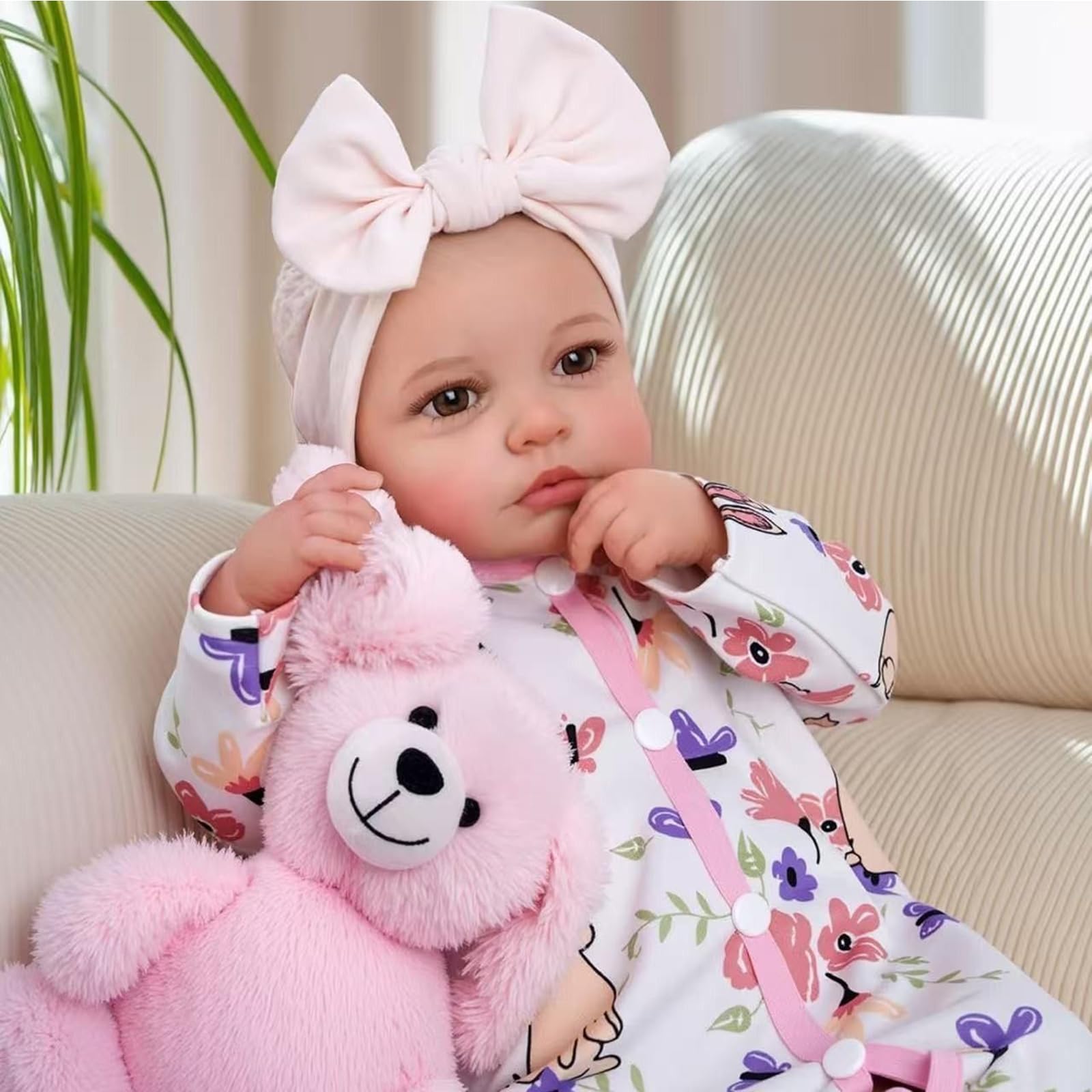 Reborn - Muñeca para bebé de 50 cm, vinilo suave, cuerpo ponderado, aspecto realista, traje floral con cinta para la cabeza, a partir de 3 años