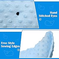 Vista 4 de Marble Empire Almohada de ballena azul con borde de estilo libre, almohada decorativa de ballena costera para sofá