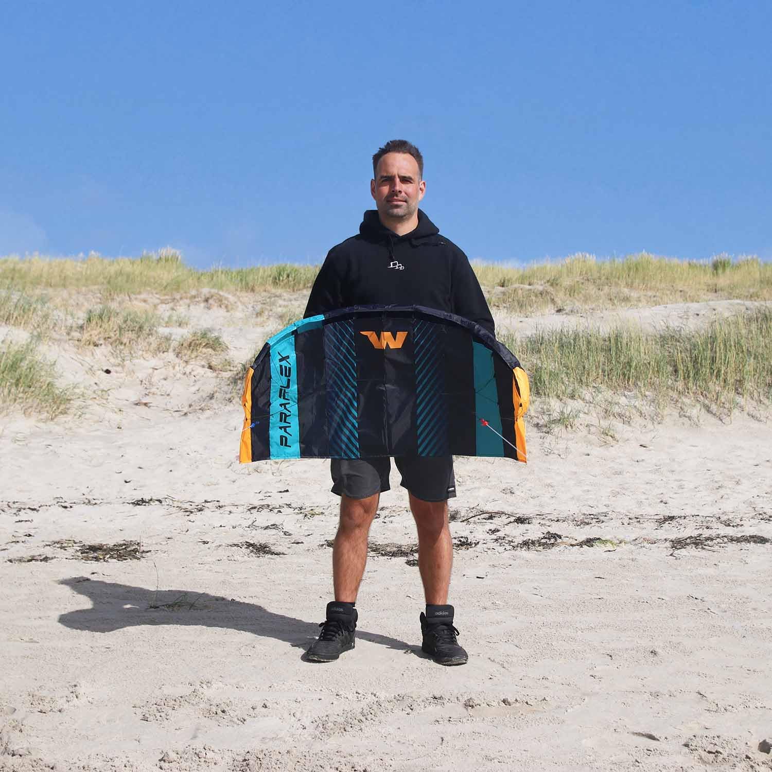 Wolkenstürmer Paraflex Basic Lenkmatte 1.2 (türkis) - Zweileiner Kite für Kinder ab 6 Jahre - Lenkdrachen flugfertig mit 2x25m Dyneemaleinen & Flugschlaufen