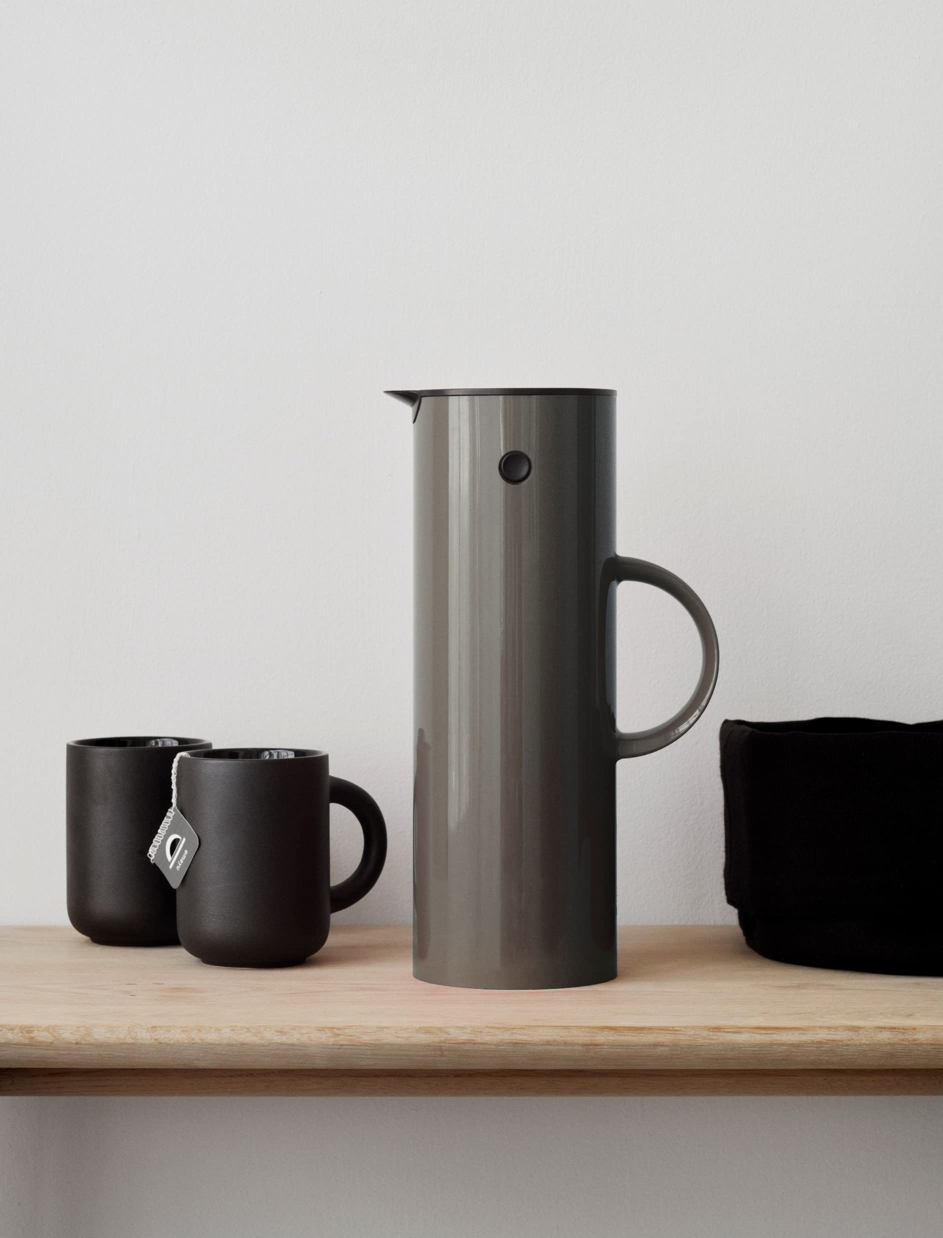 Stelton Isolierkanne EM77 - Doppelwandige Isolierkanne für heiße/kalte Getränke - Tee- & Kaffeekanne mit Glaseinsatz, Magnetverschluss… – Ansicht 2