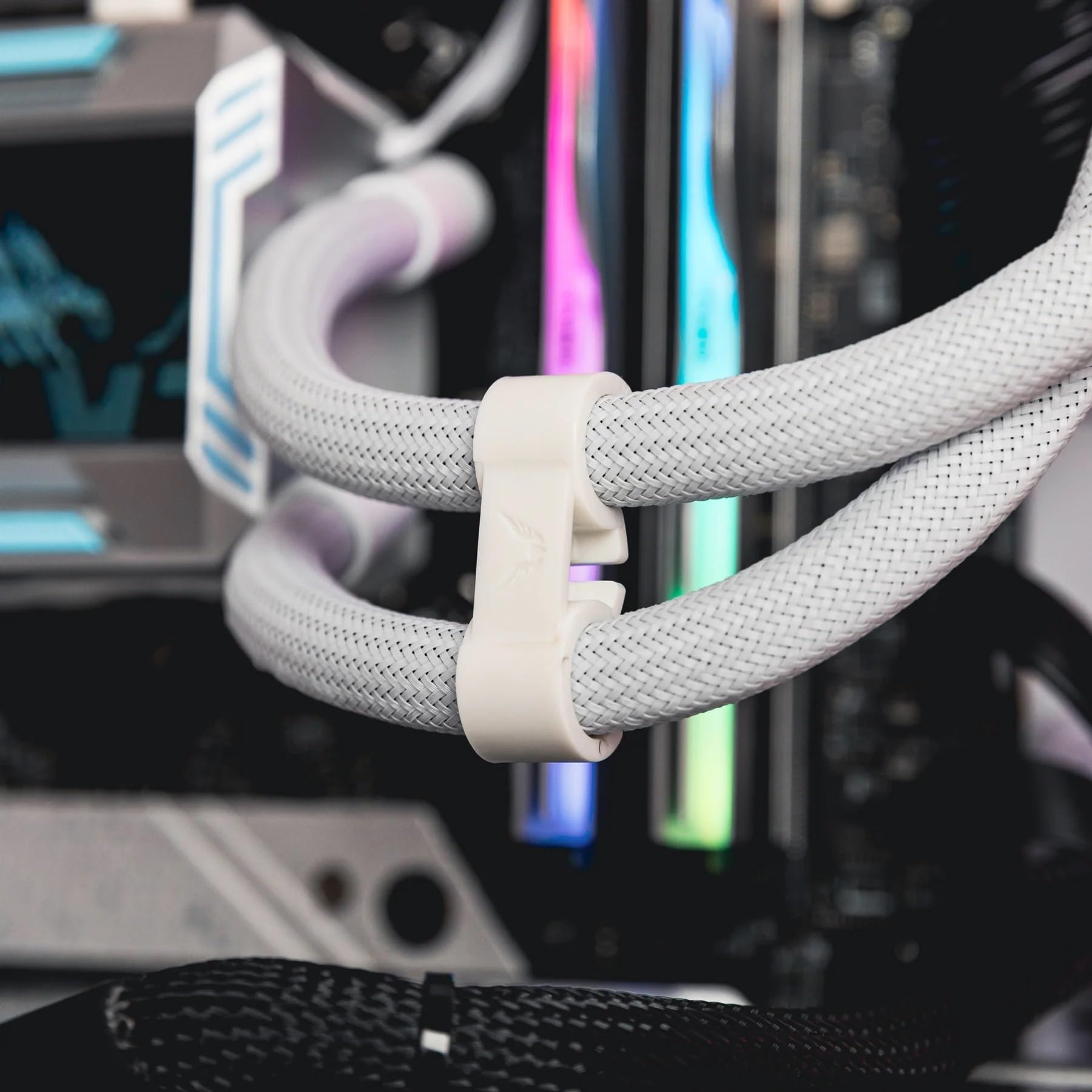 Zestaw Watercooling AIO Valkyrie Syn RGB - 240 mm (biały)