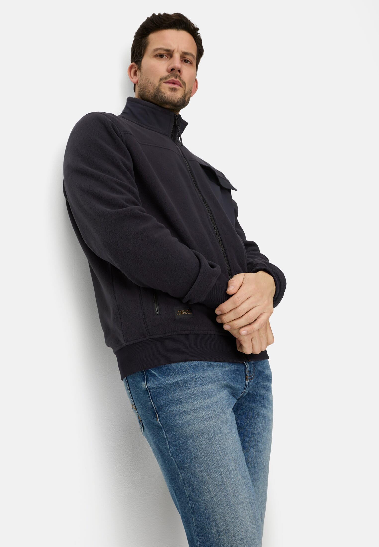 camel active Herren Sweatjacke im Regular Fit | Sweatjacke mit reflektierenden Details und weiteren Funktionen und Taschen im Regular Fit