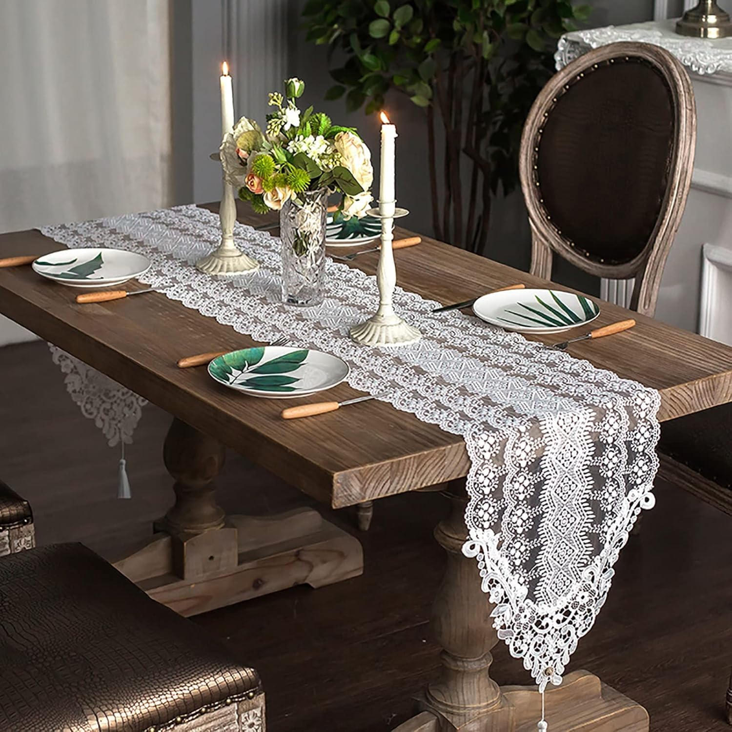 Elegante runner da tavola in pizzo bianco con nappe e decorazione floreale da tavolo, lavabile, 35 x 180 cm, per addio al nubilato, feste ed eventi speciali