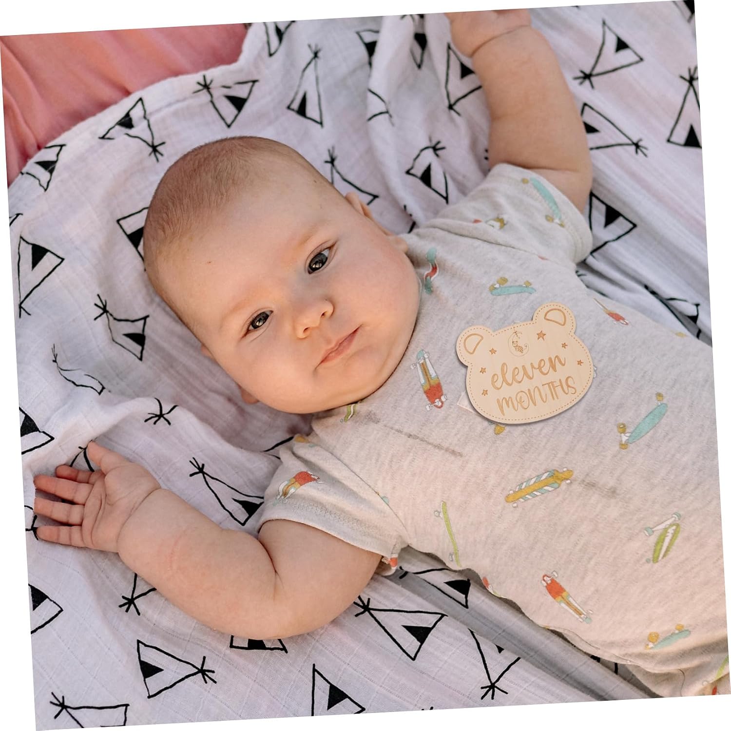 TOYANDONA 14pcs Wooden Growth Cards for Newborns with Smooth Surface Lightweight Design, Announcement and Monthly Photo Signs for Boys and New Parents at Home or Party Setting