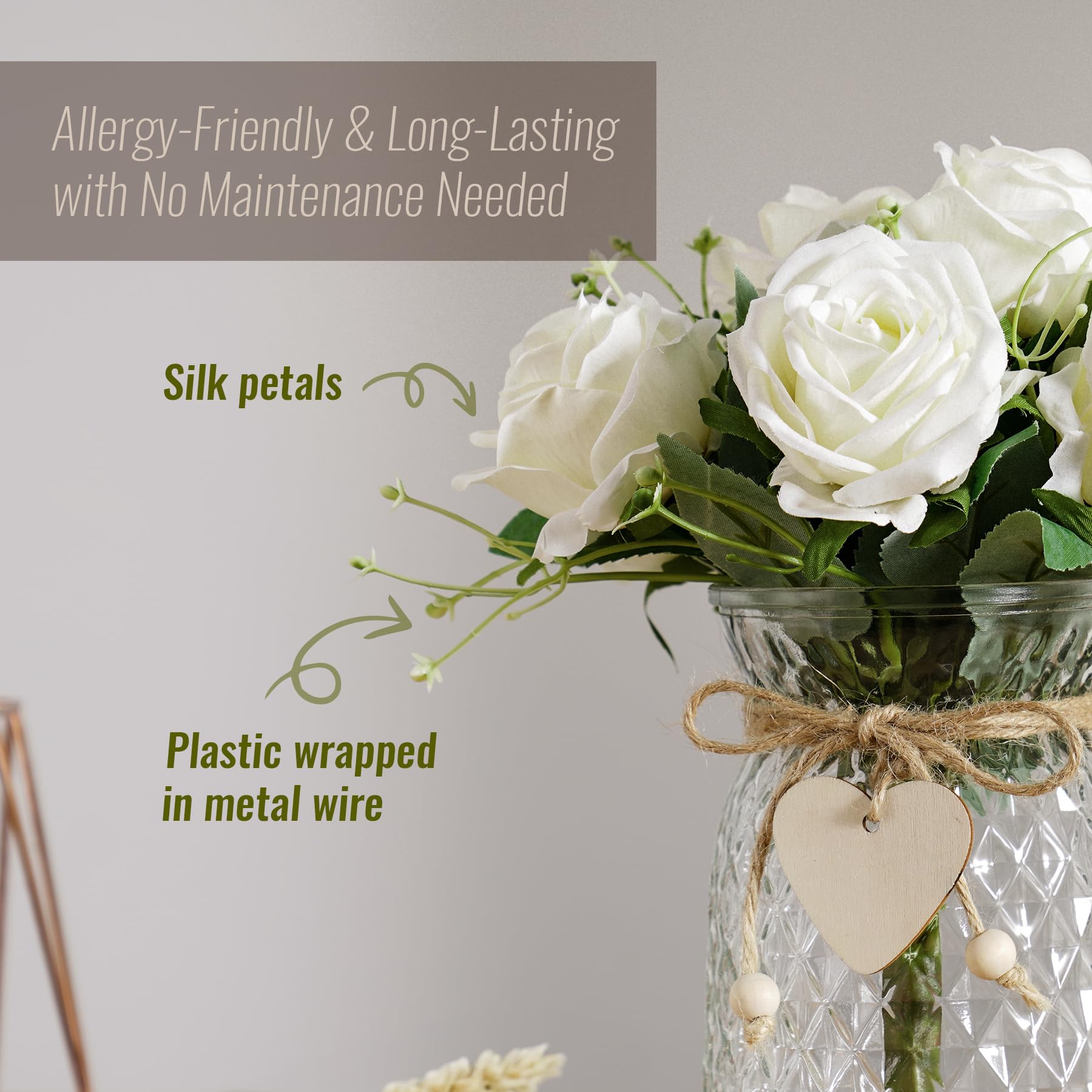 NiHome Künstliche Blumen mit Vase, Realistische Seidenblumen mit Herz- und Kugelanhängern, Dekorative Blumen für Esstisch, Couchtisch, Wohnzimmer, Badezimmer, Büro und Hochzeitsparty (Weiß)