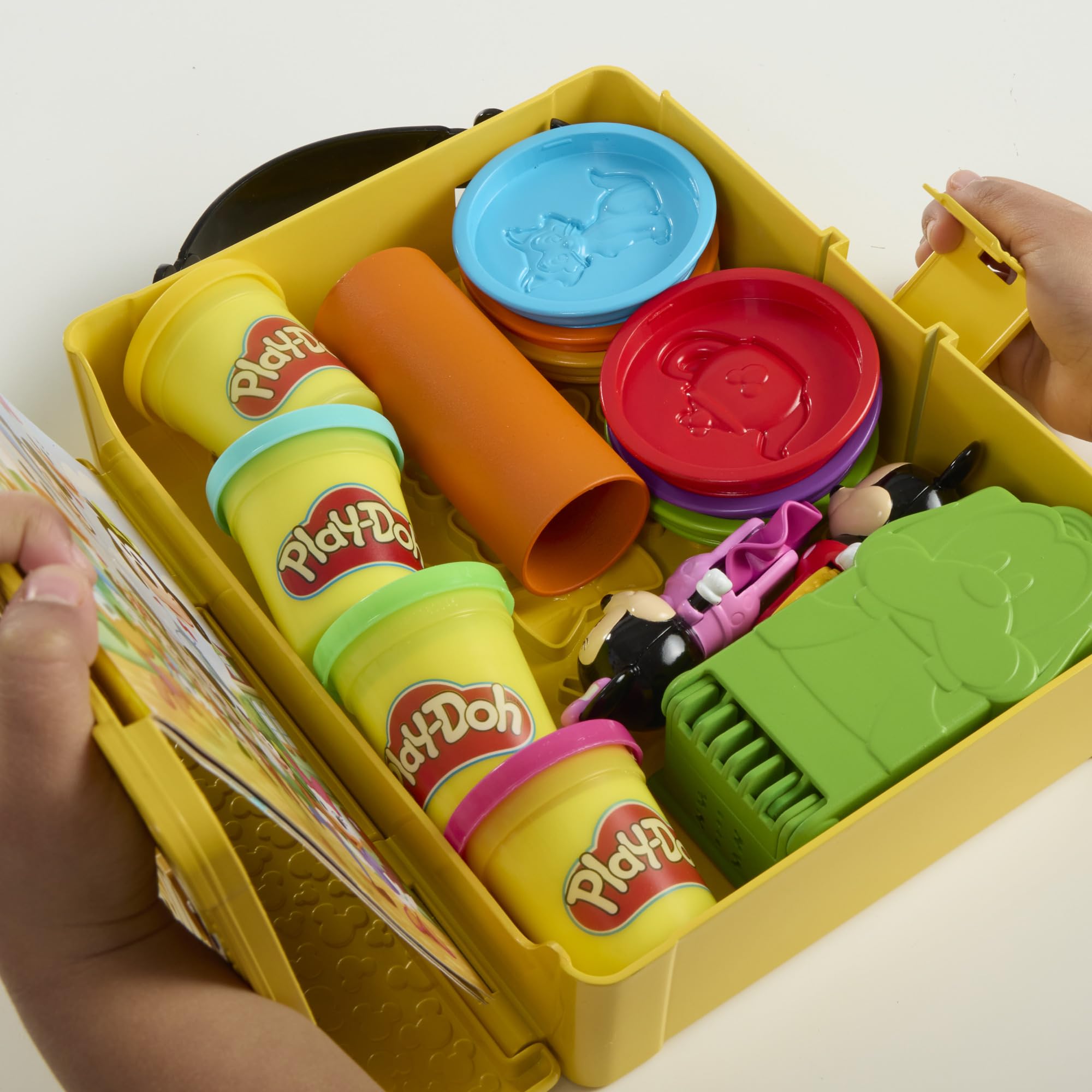 Zestaw do zabawy Play-Doh Disney Junior Lepione opowieści, przenośna zabawka ze schowkiem, przedszkolne zabawki plastyczne dla dzieci w wieku od 2 lat