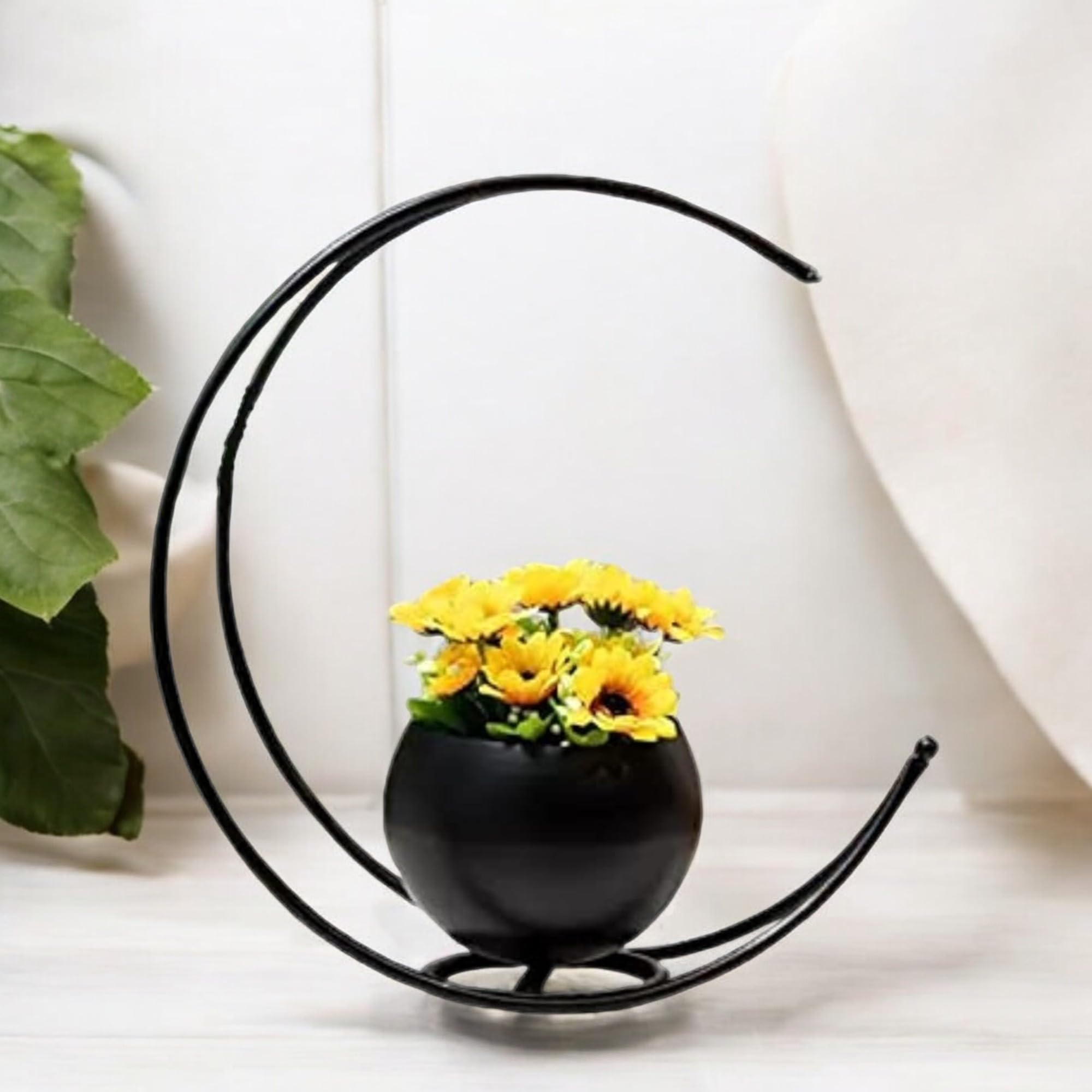 URBAN SENSE | Black Geometric Metal Flower Vase - 9 Inch Decorative Vase for Home Decoration, Center Table, Side Table, Living Room, Home Office, Perfect Diwali Gift Item (Black) (B0D7MHPF1D) Amazon Price History, Amazon Price Tracker