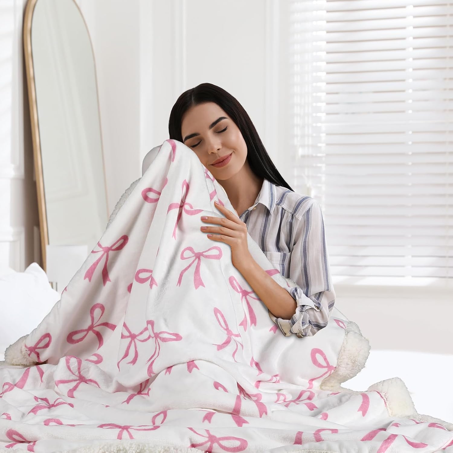 Tegeme Pink Bow Throw Blanket Sherpa Fleece Preppy Coquette Flannel Bow Blanket for Wife Daught Women Gift White Plush 50" x 60" Aesthetic Soft Gift for Valentines Spring Bedding Bed Sofa Couch