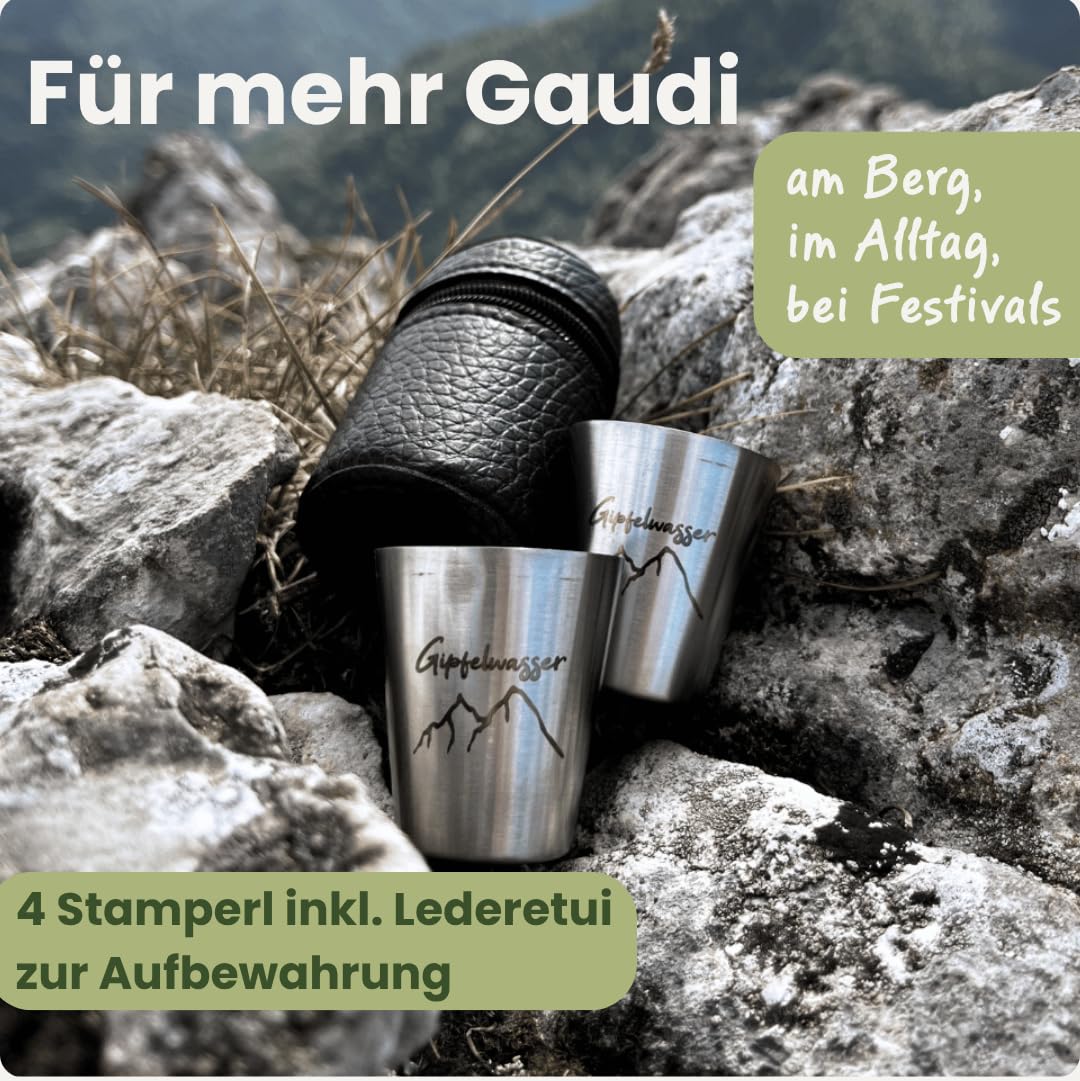 Gipfelgaudi Gipfelwasser Stamperl inkl. Etui I 4 Stamperl im Lederetui mit Karabiner I Federleichte Stamperl aus rostfreiem Edelstahl