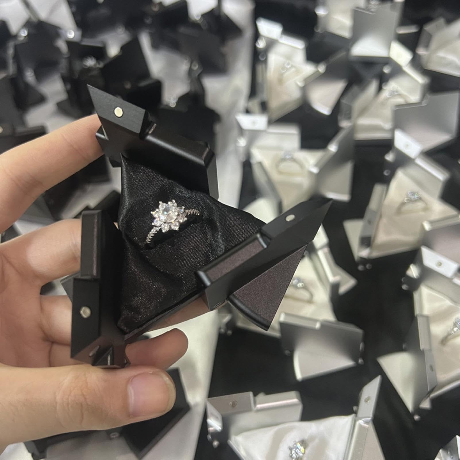 de de compromiso para propuesta de matrimonio, portadores de anillos del novio, de ceremonia de compromiso, de decorativa, de de aleación de aluminio dinámica | Kinetacubes Hombres Adultos Familia Amigos Almacenamiento Hogar Año Nuevo Chino San Valentín B