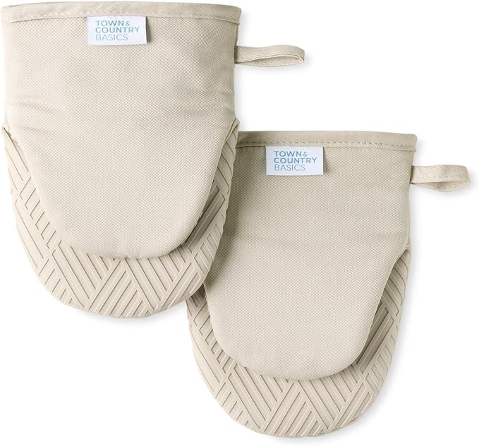TOWN & COUNTRY BASICS Basketweave Soft Silicone Mini Oven Mitt 2-Pack Set, Heat Resistant up to 500F, Flexible Silicone, Non-Slip Grip, Beige, 5.5"x8"
