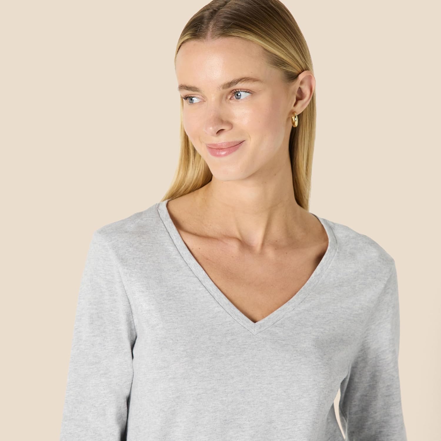 Amazon Essentials Women's 100% Cotton Regular-Fit Long-Sleeve V-Neck T-Shirt - Image 3