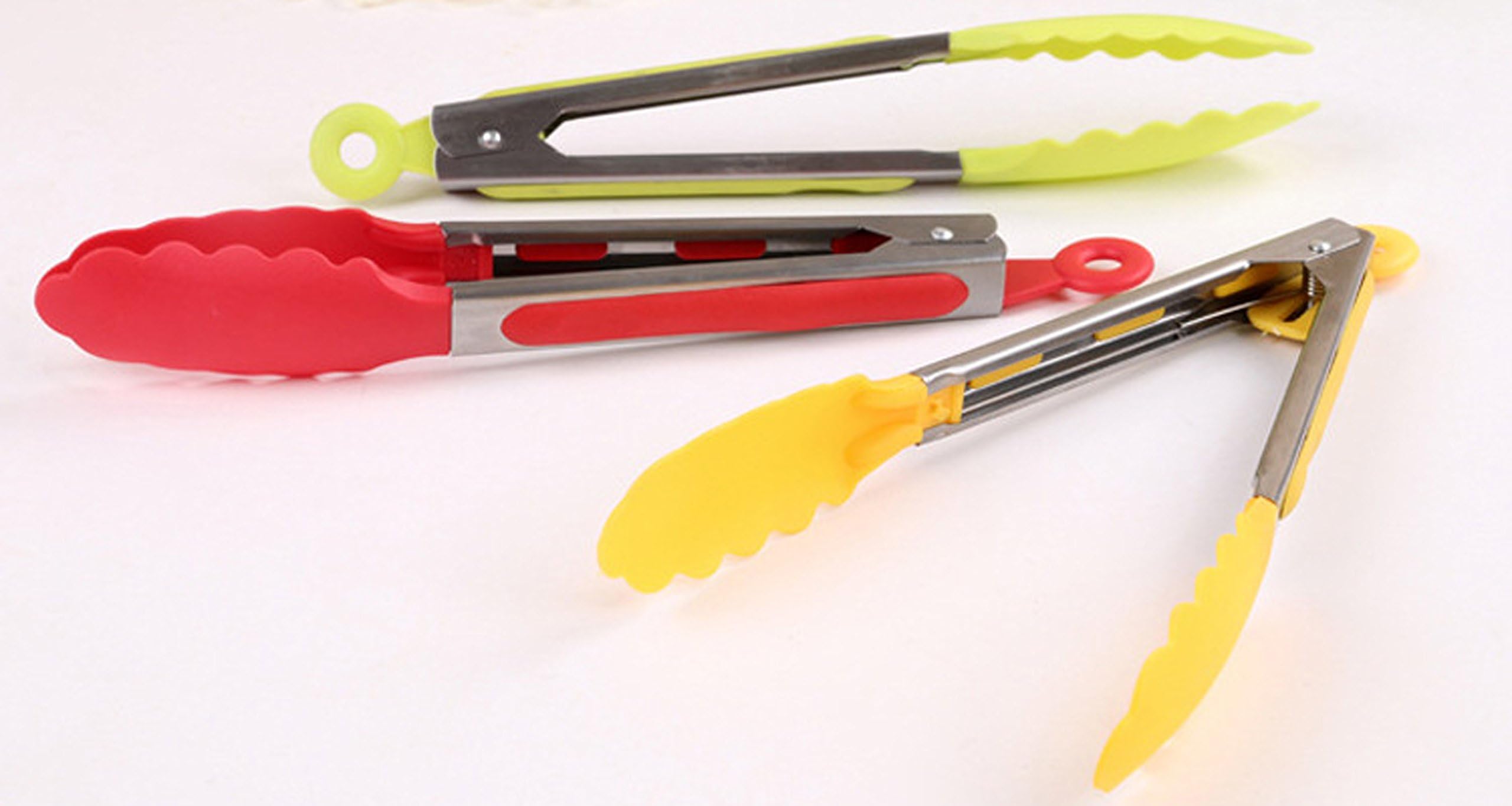 Lowprice Online ™ Barbecue Food Plastic Clip Big BBQ Tongs Grip for Picnic Food Vegetable Spring Clip Clamp Cake Kitchen Tongs BBQ Accessories