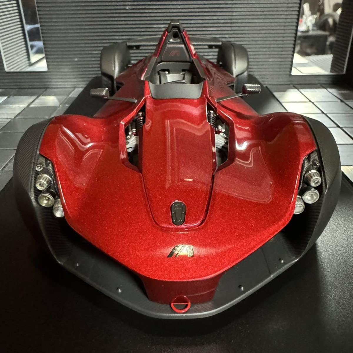 未展示品 オートアート 1/18 BAC Mono メタリックレッド AUTOart 車＆バイク 未展示品 オートアート 1/18 BAC Mono メタリック