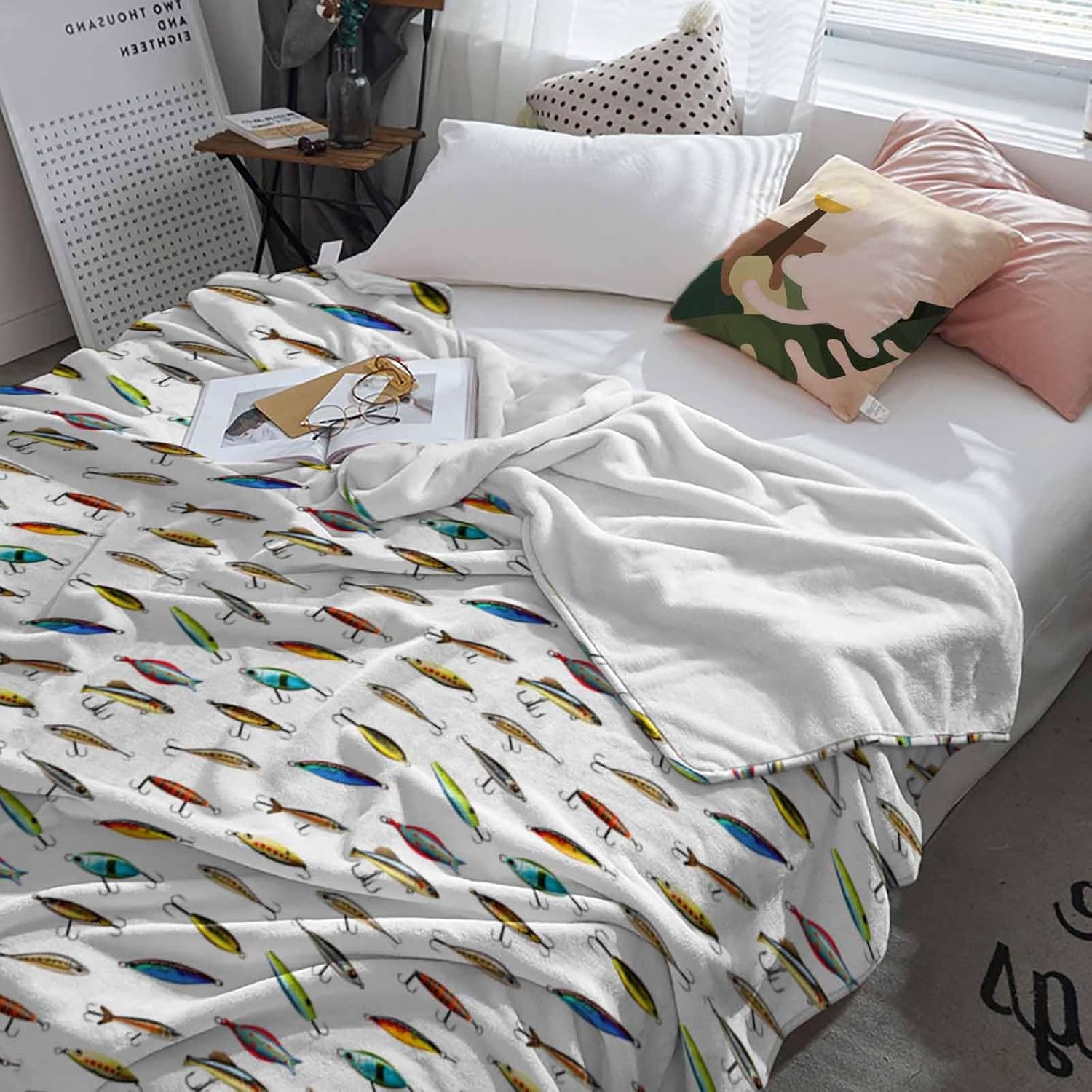 Cartoon Colorful Bait Throw Blanket Flannel Fleece Throws, Abstract Fish Hook Lightweight Super Soft Warm Blankets for Couch Sofa Bed All Season Use,60x80 in