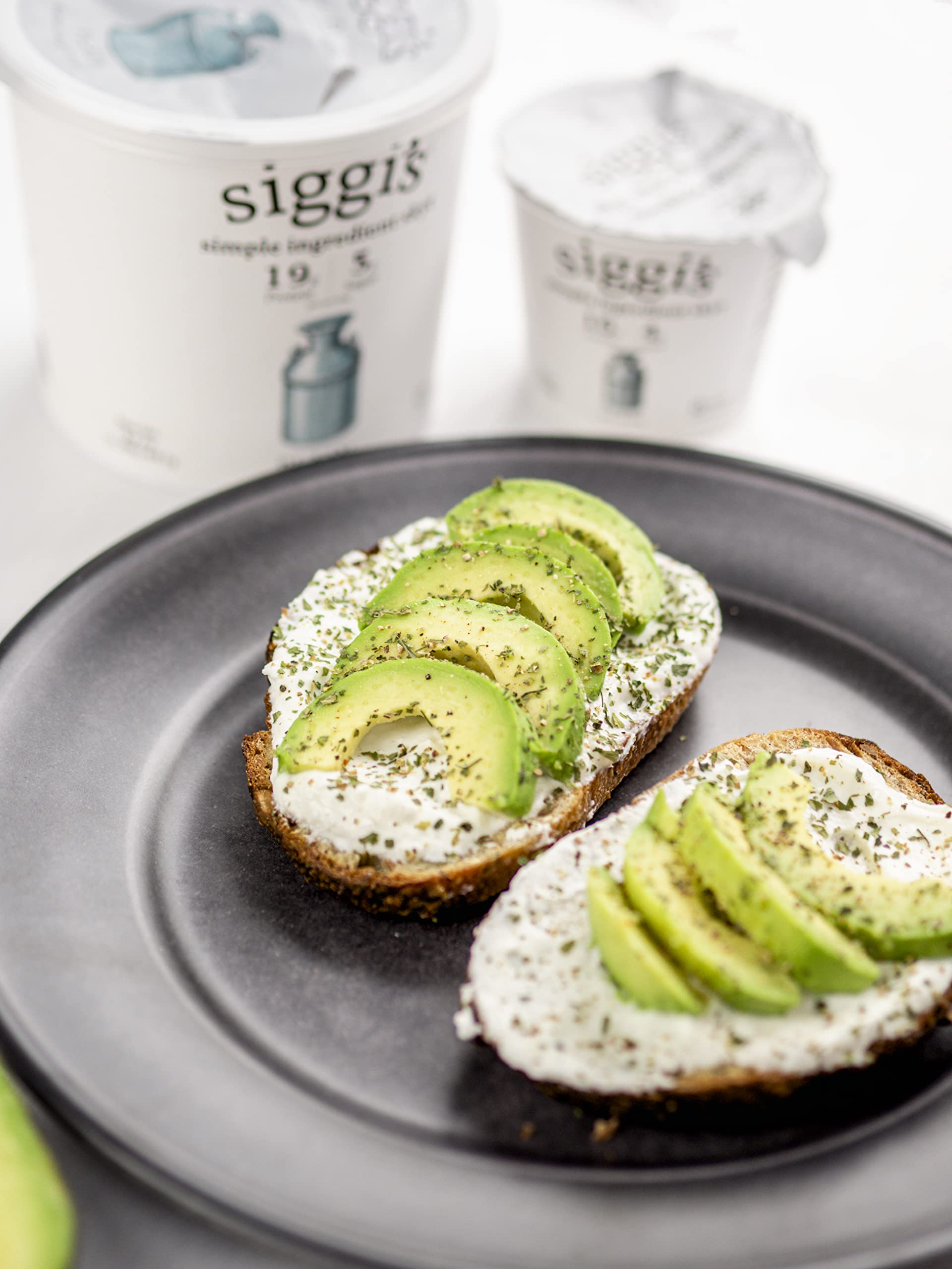 siggis Icelandic Strained Nonfat Yogurt Plain 24 oz Multiserving Container Thick Protein-Rich Yogurt Snack — view 4