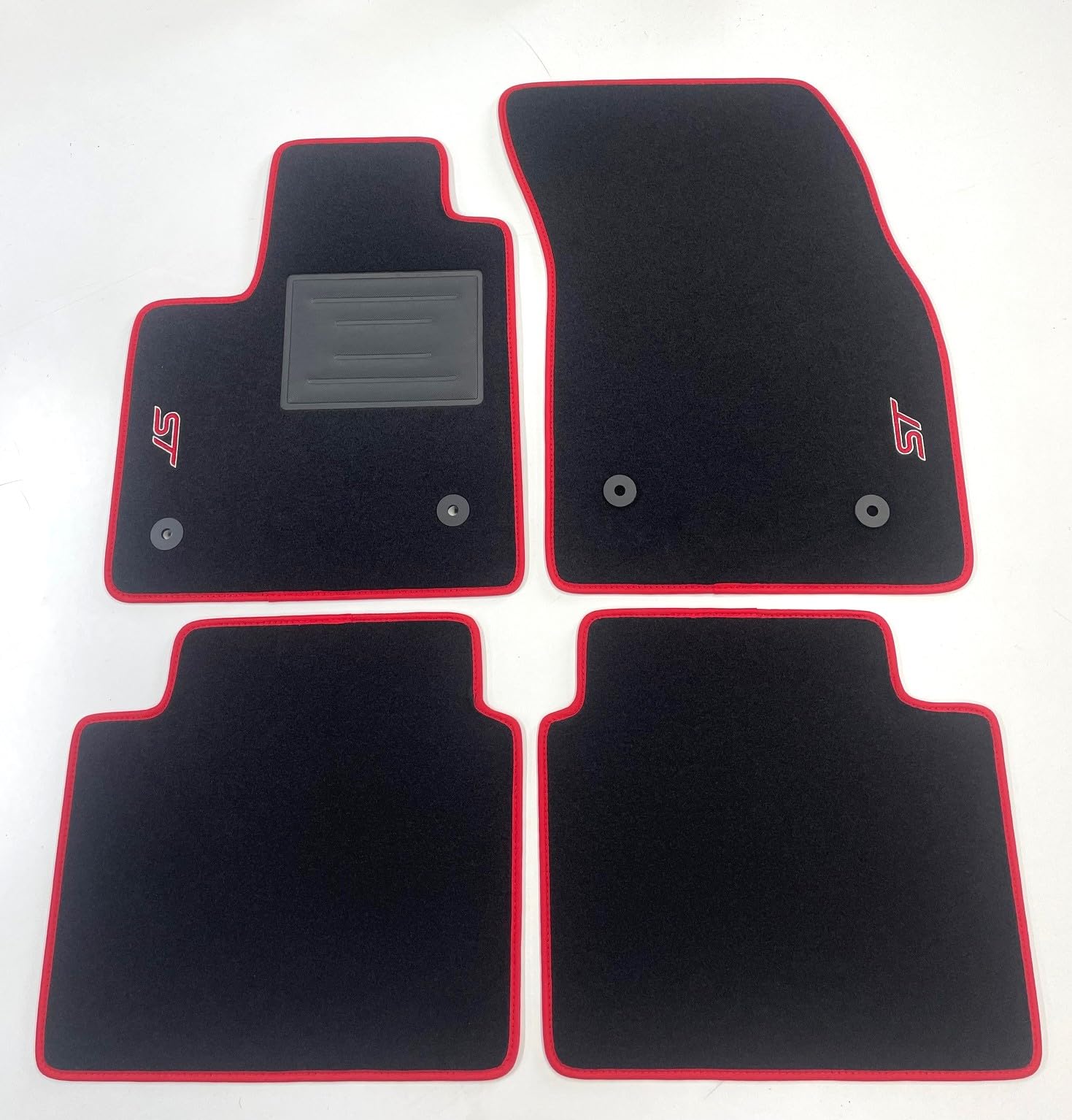 ASC Tappetini Auto in Moquette Compatibili con Ford Focus IV ST Line dal 2018-, Turiner, Active, Berlina 5 Porte con Bottoni e Battitacco in Gomma, Logo Ricamato, Made in Italy