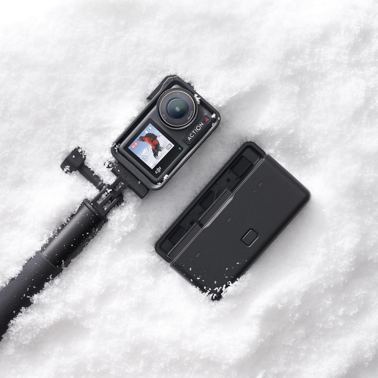 DJI Osmo Action 4 Adventure Combo Sac de rangement + Film blindé + Étui de protection - Caméra 4K/120fps 1/1,3" - Angle de vue 155° - Durée d'autonomie 7,5h - 3