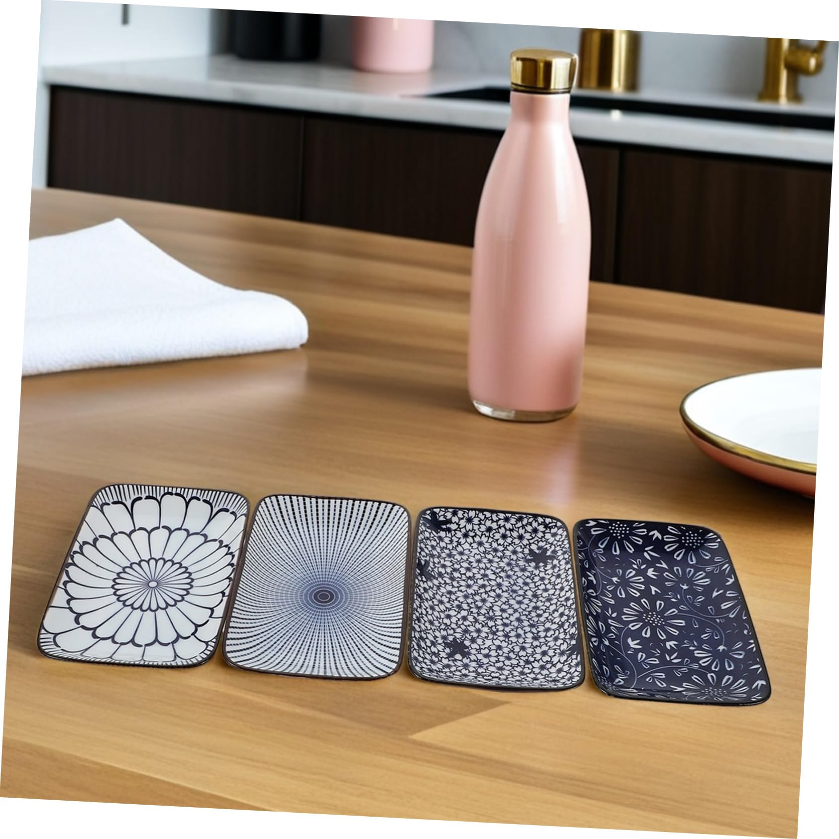 COLLBATH de Style Japonerie Assiettes Rectangulaires en Céramique Ensemble de 4 Design Vintage, Résistance aux Éclats, Gain de Place Cuisine et Repas Formels pour Sushi et Dessert