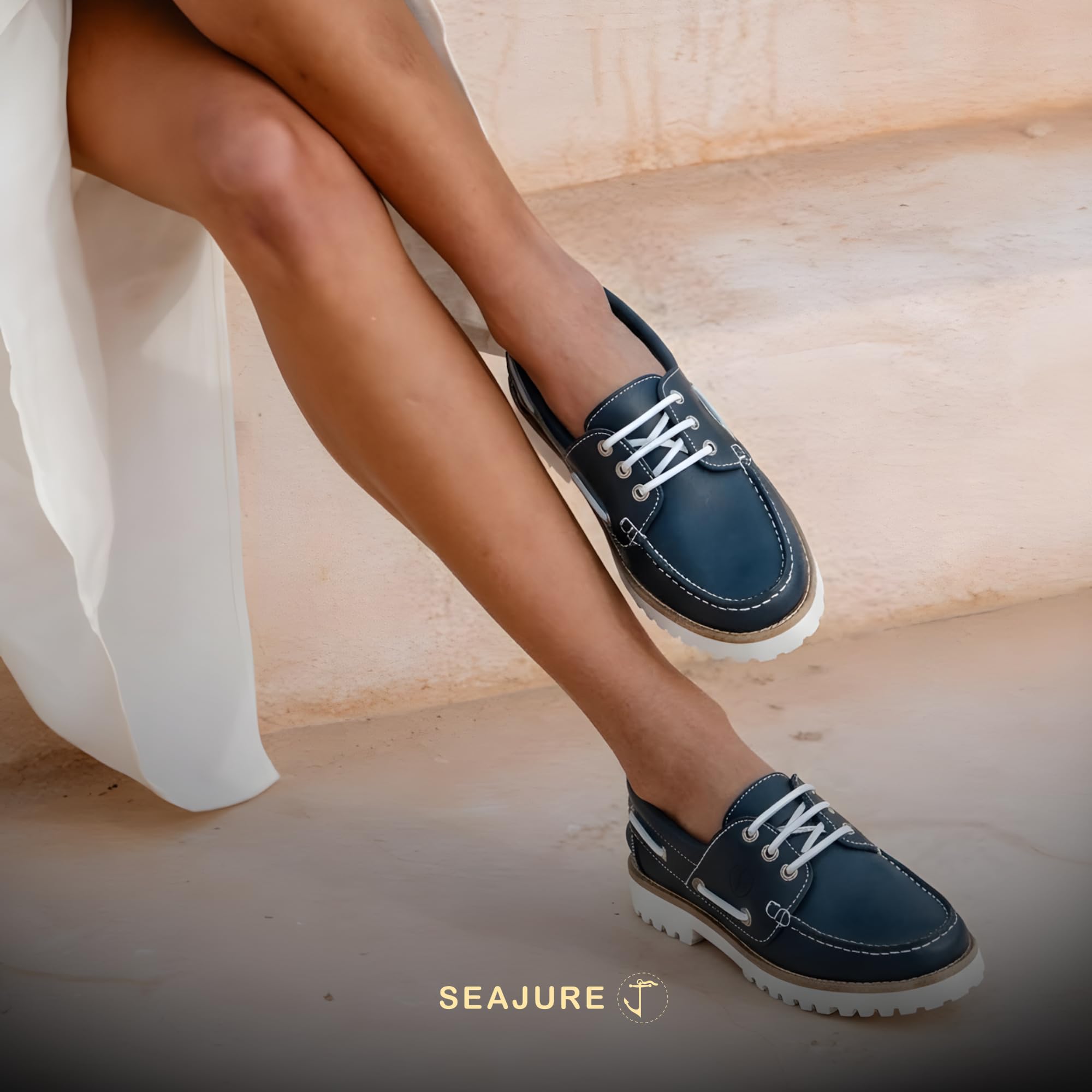 Seajure Sibang Bootsschuhe Damen Leder, Handgefertigte Segelschuhe und Mokassins, rutschfeste Gummisohle, Bequeme Maritime Sommer Slipper, Leichte Echtleder Schuhe in Marineblau/Weiß