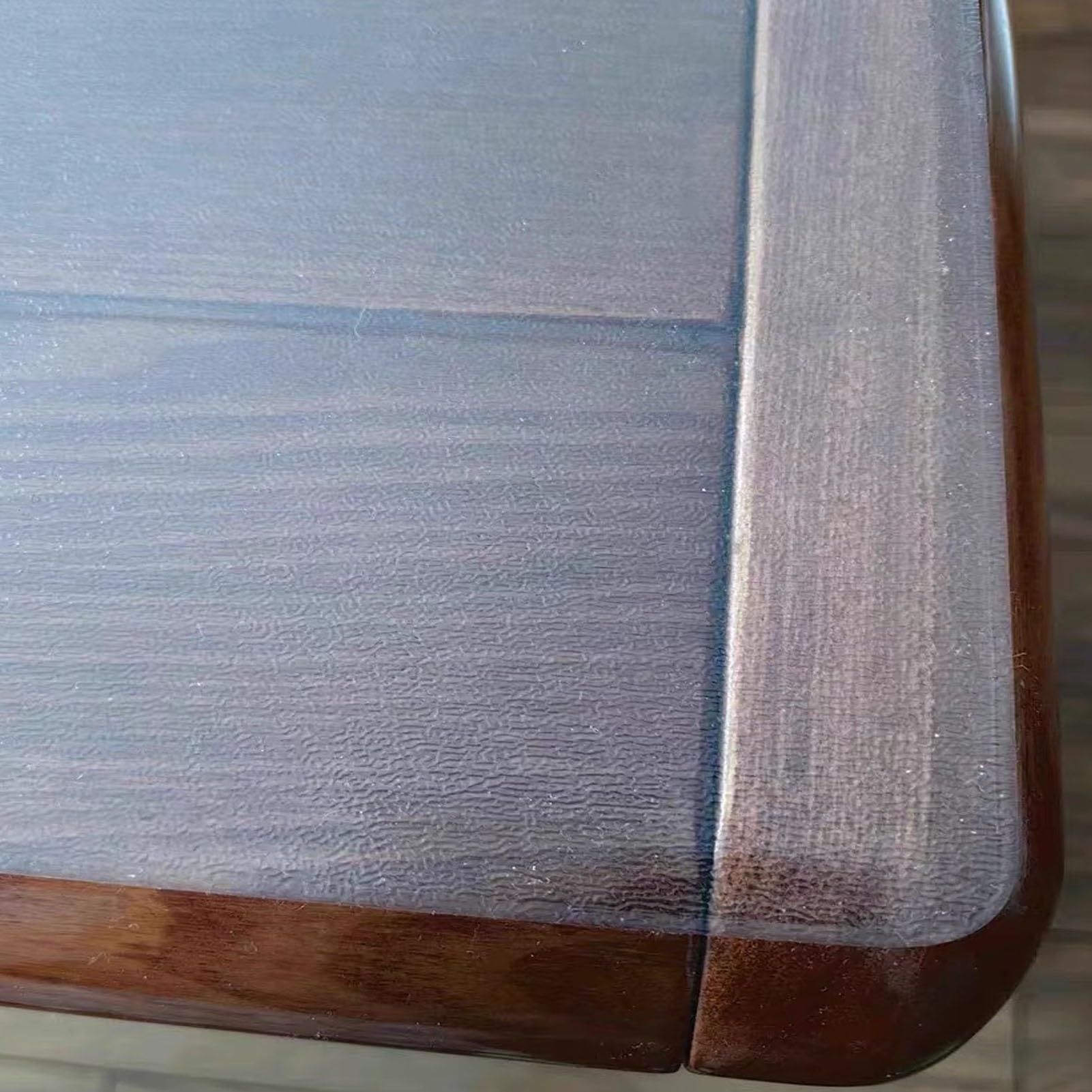 Protector de mesa de 55 x 122 pulgadas, PVC esmerilado de 2 mm de grosor, impermeable y resistente al calor, mantel de plástico para proteger arañazos y fácil limpieza