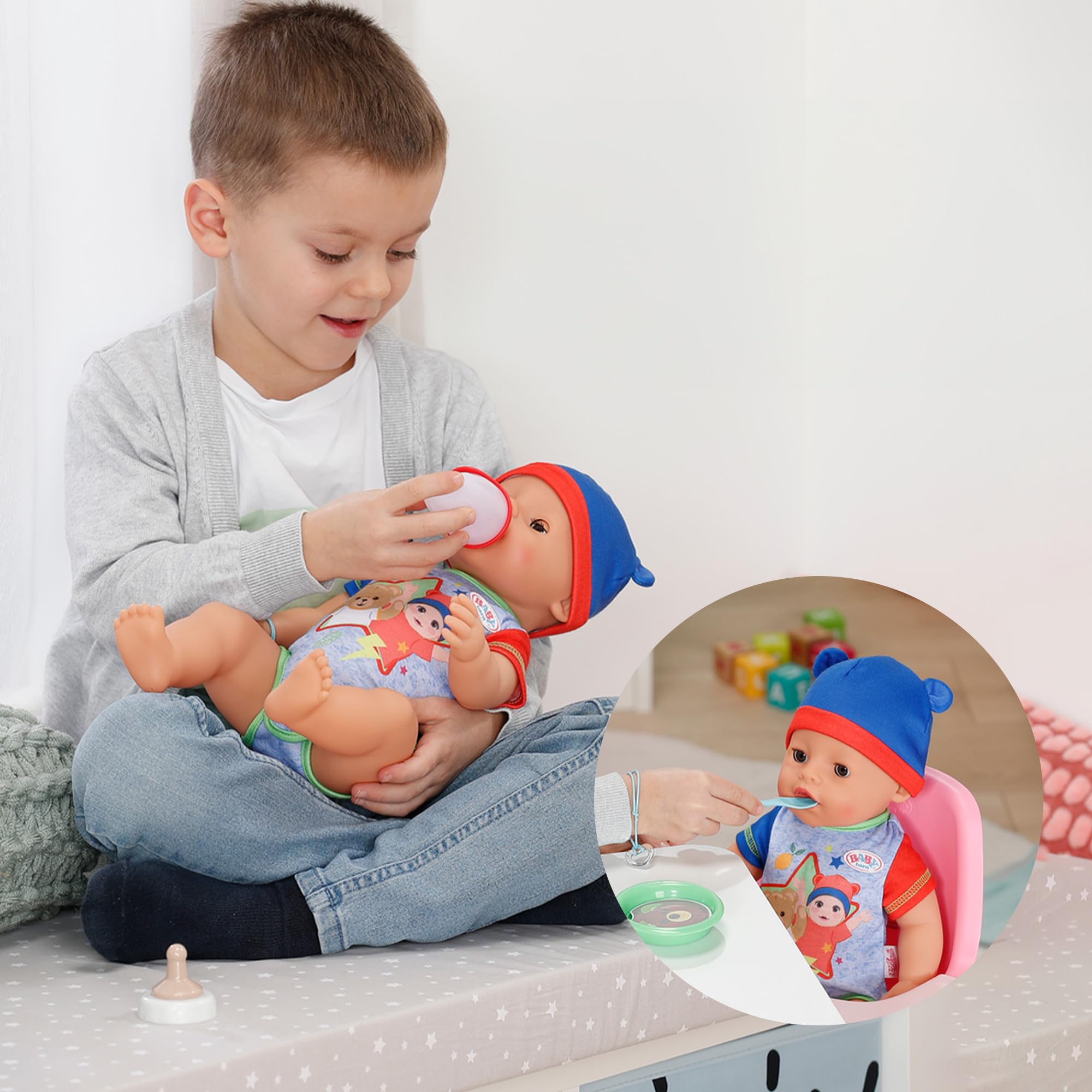 BABY born Jonas – 43 cm duża lalka niemowlęca – 10 funkcji w zestawie akcesoria i śpioszki – działa całkowicie bez baterii – nadaje się dla dzieci od 3 lat | Akcesoria w zestawie, śpioszki, działa bez baterii, od 3 lat