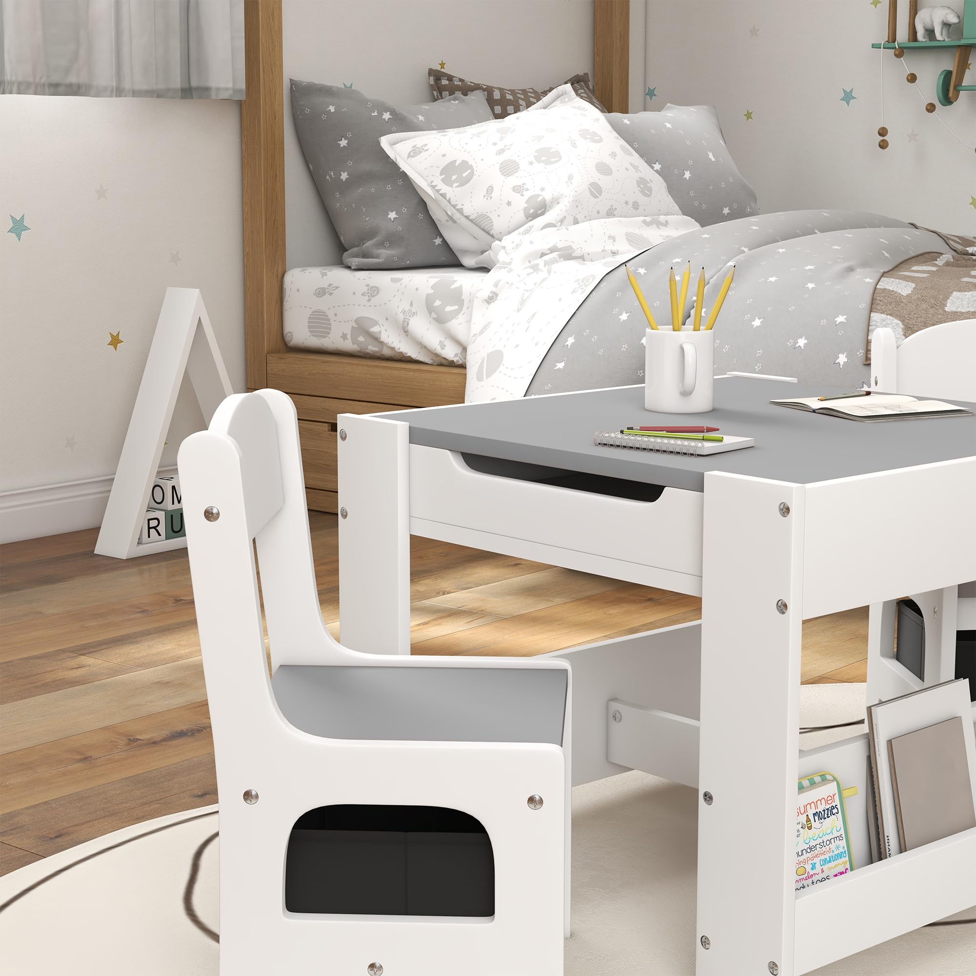 HOMCOM Ensemble 3 pièces Table et 2 chaises pour Enfant avec Plateau Table réversible Tableau Noir, Panier de Rangement, étagères Gris