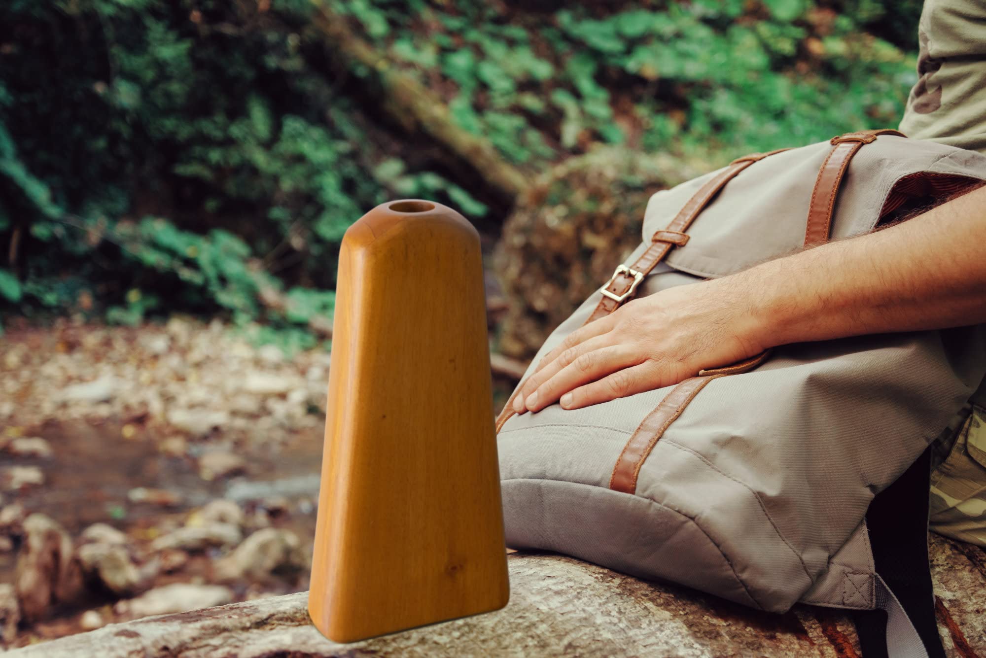 Classic Cantabile TD-1 Travel Didgeridoo, 30 cm, idéal voyages & randos sac à dos, construction intérieure spéciale pour son authentique, finition haut de gamme en bois d'acajou laqué.