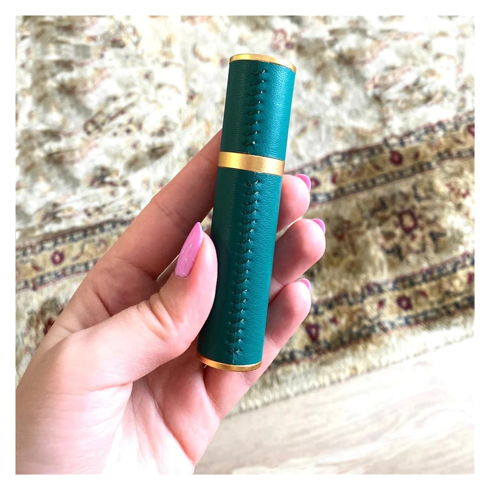 Flacone di profumo in pelle Bottiglia ricaricabile di profumo portatile | Mini atomizzatore spruzzatore in pelle lavorato a mano, dimensioni da viaggio(Red)