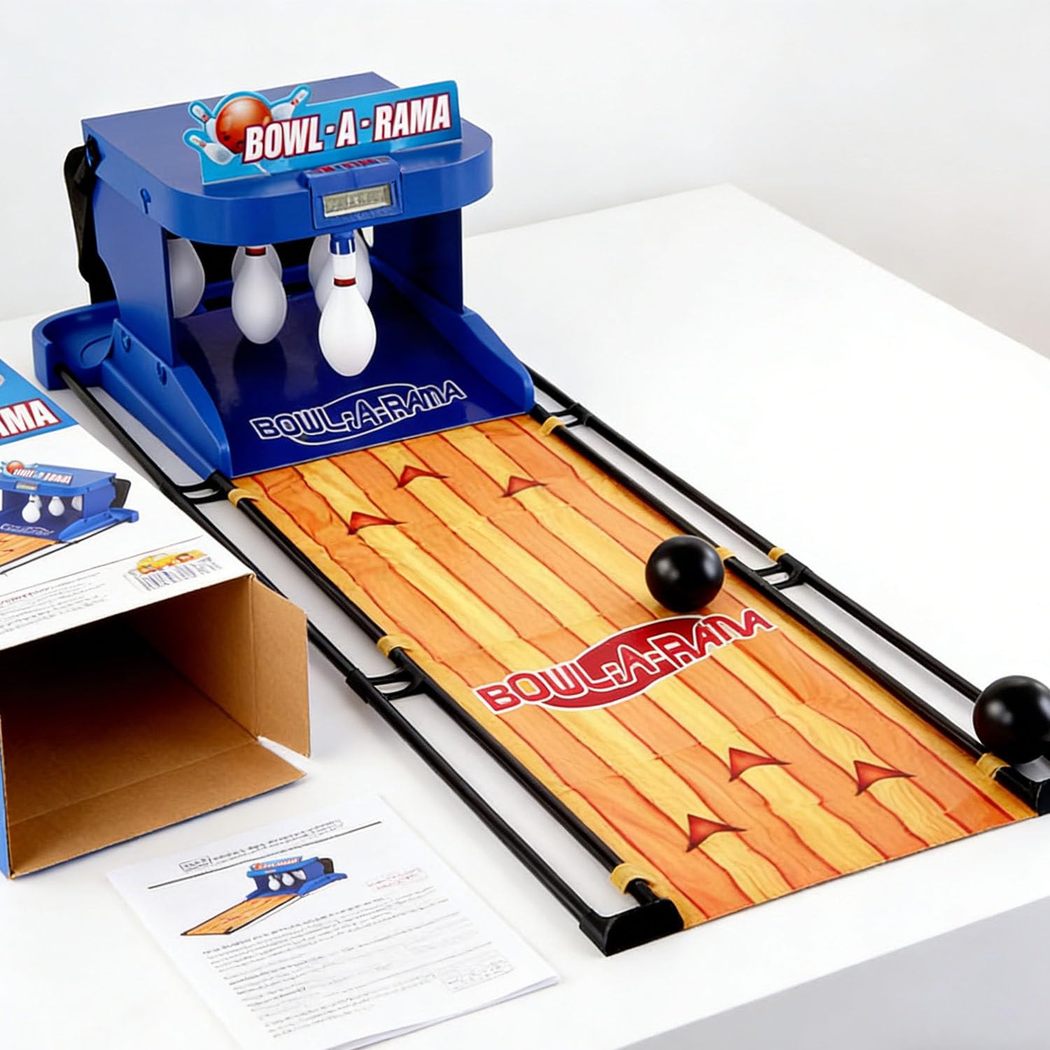 Simulatore di bowling elettronico per uso domestico con ripristino automatico dei birilli, display LED del punteggio e pista da bowling pieghevole, bowling indoor per il tempo libero 3.5m/11.48ft
