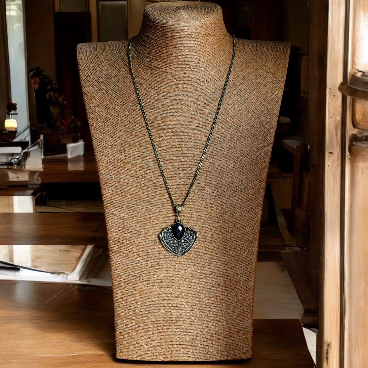 Colar Longo Preto Boho Chic Bijuterias Femininos em promoção! Veja a oferta e mais achadinhos de Bijuterias 4 Hoje é o melhor dia para comprar Colar Longo Preto Boho Chic Bijuterias Femininos com aquele preço maroto! Promoção! Aproveite a oferta! 4