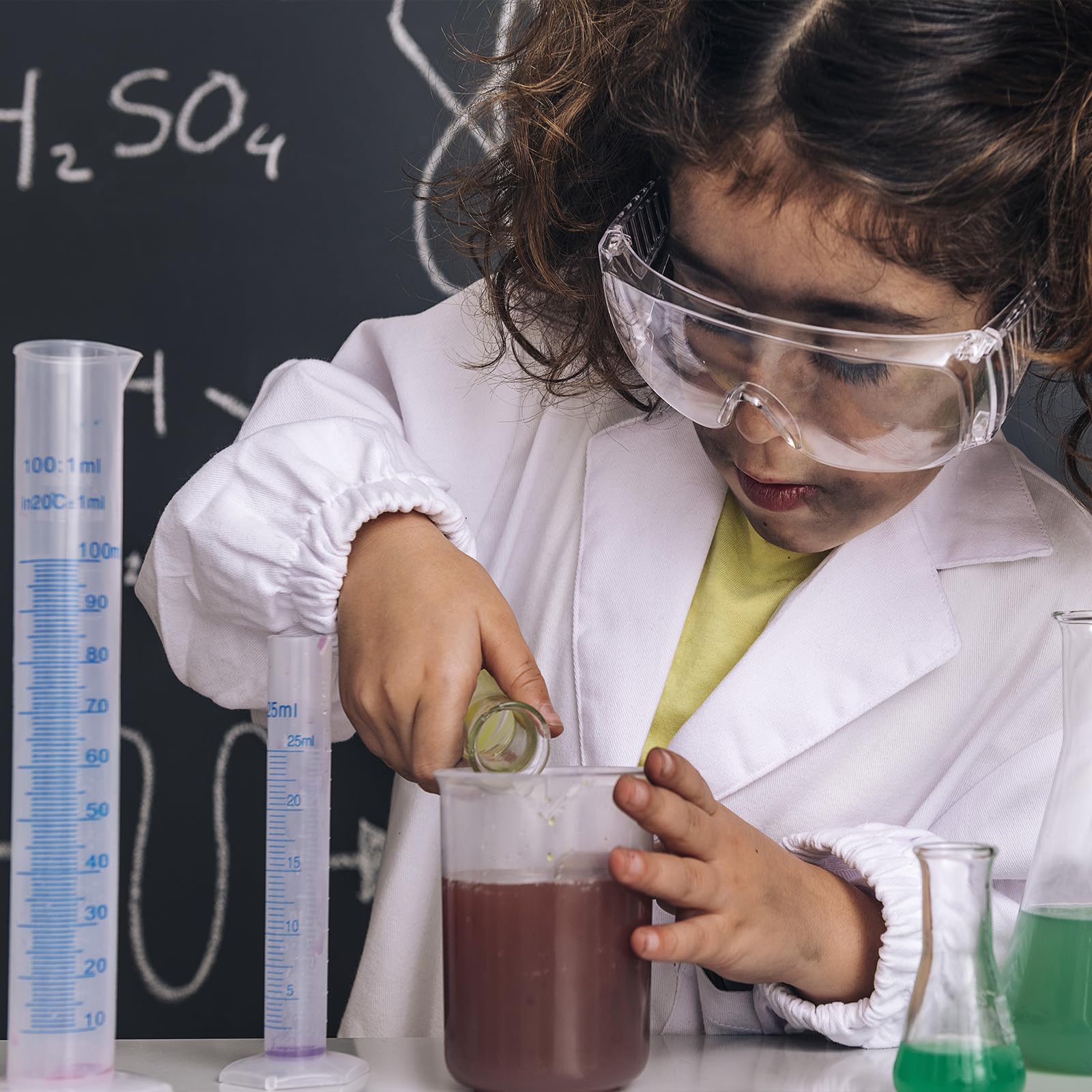 2 cilindros graduados de plástico de 500 ml, juego de cilindros de medición de química de laboratorio, polímero duradero de clase A, graduaciones transparentes, marcado de 2 lados con boquilla