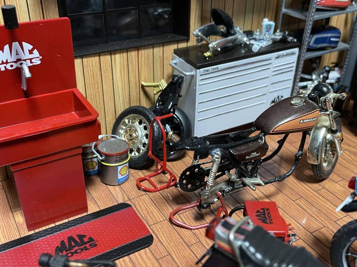 ☆1/24自作バイクガレージジオラマ!!「真ちゃんのZカスタム街道