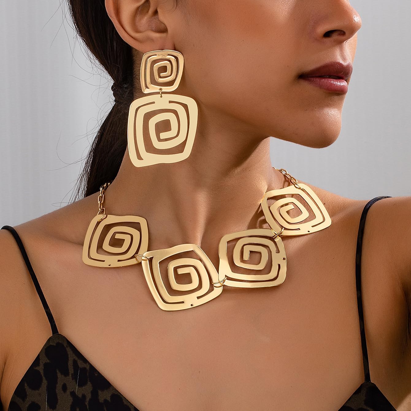 Chunky Gold Choker Necklace Earrings Set Gold Geometric Texture Oval Collarbone Necklace Earrings African Statement Jewelry Set For Women - Image 2