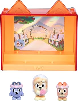 Bluey Fuzzies Episode Pack Collect 3 specially implanted collectible minifigures including 1 , display case, foil trading card and collectors guide!