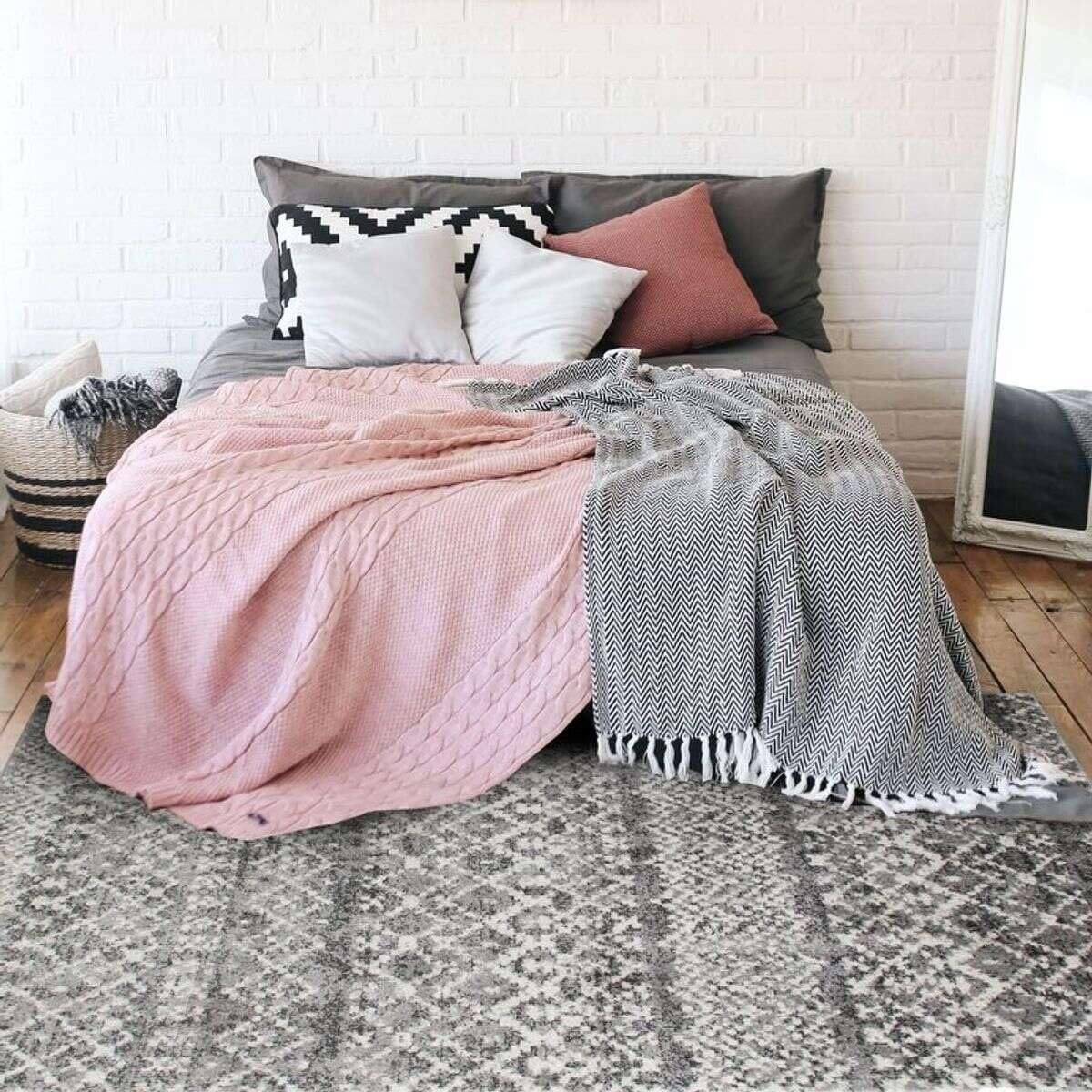 Tapis esprit scandinave à motifs ethniques gris foncé 160x230