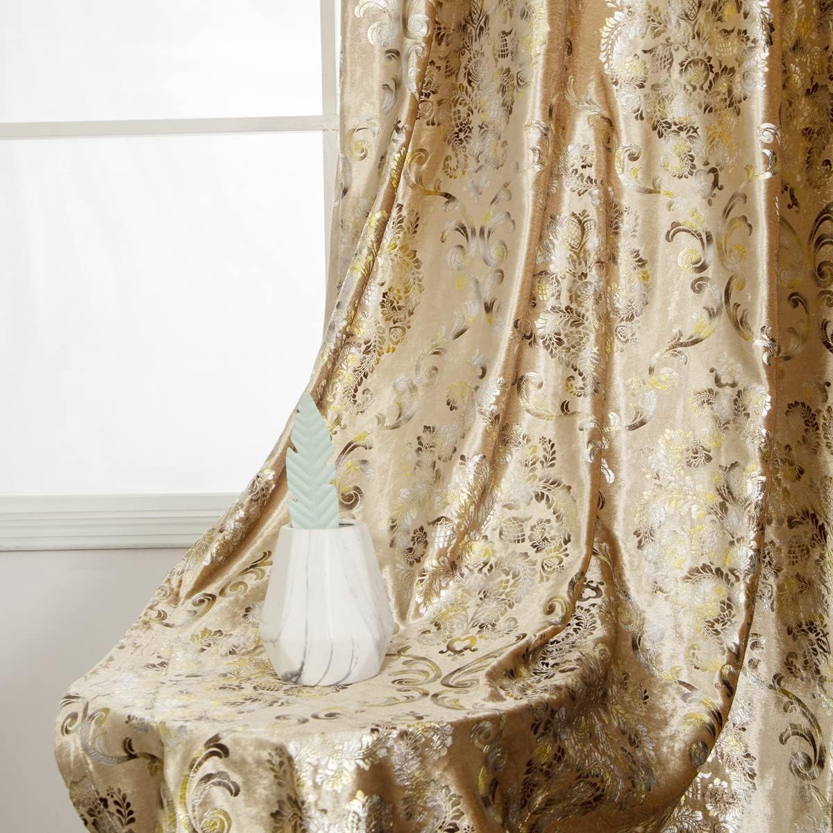 MYRU 1 Panel European Style Velvet Brown and Gold Curtains Shiny Luxury Curtains for Villa (1 x 54x84 Inch)