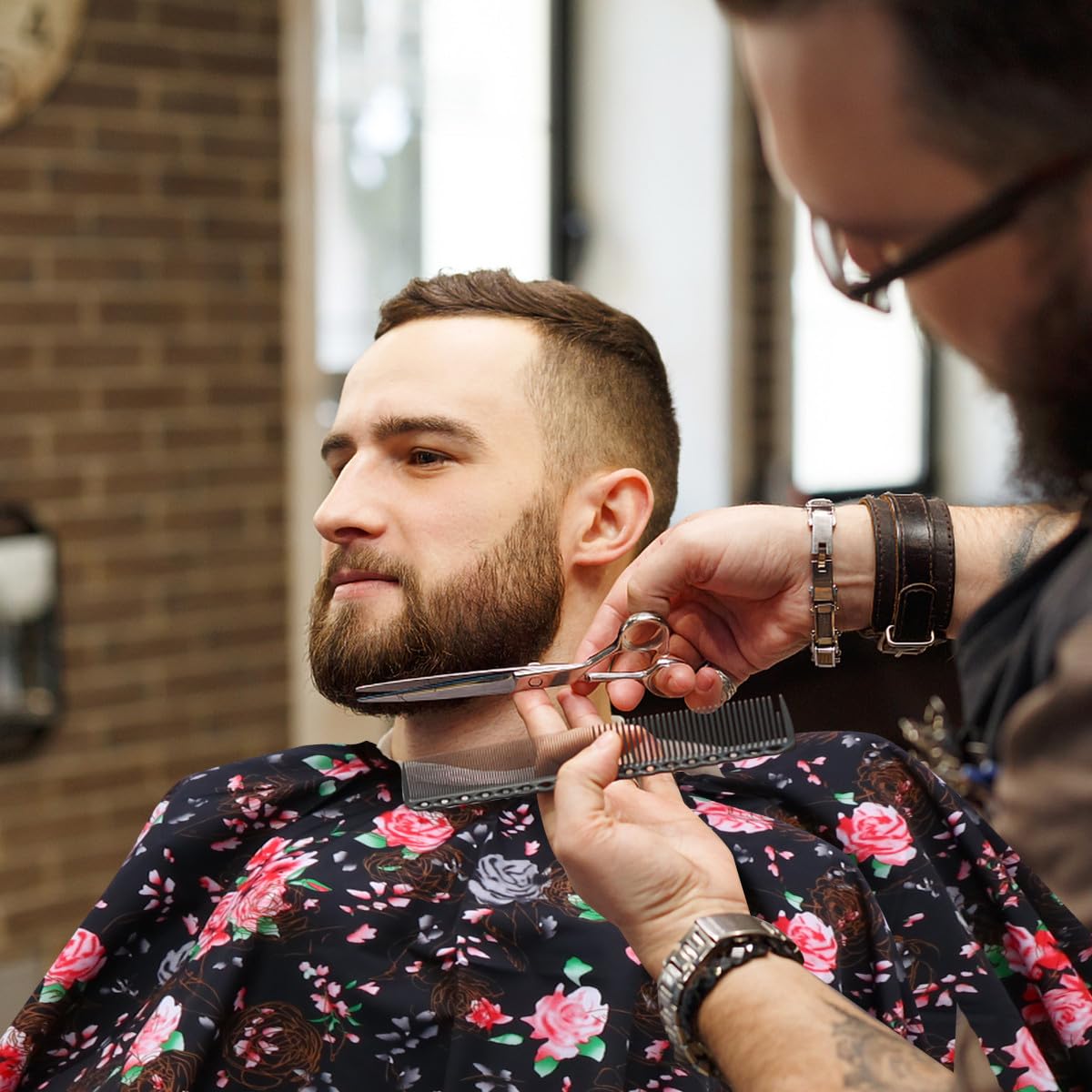 VALICLUD Capa para Cortar Pelo Adulto Estampado de Rosas, Tela Ligera y Resistente, Capa de Peluquería para Salón y Uso Doméstico, Delantal para Corte y Tinte de Cabello