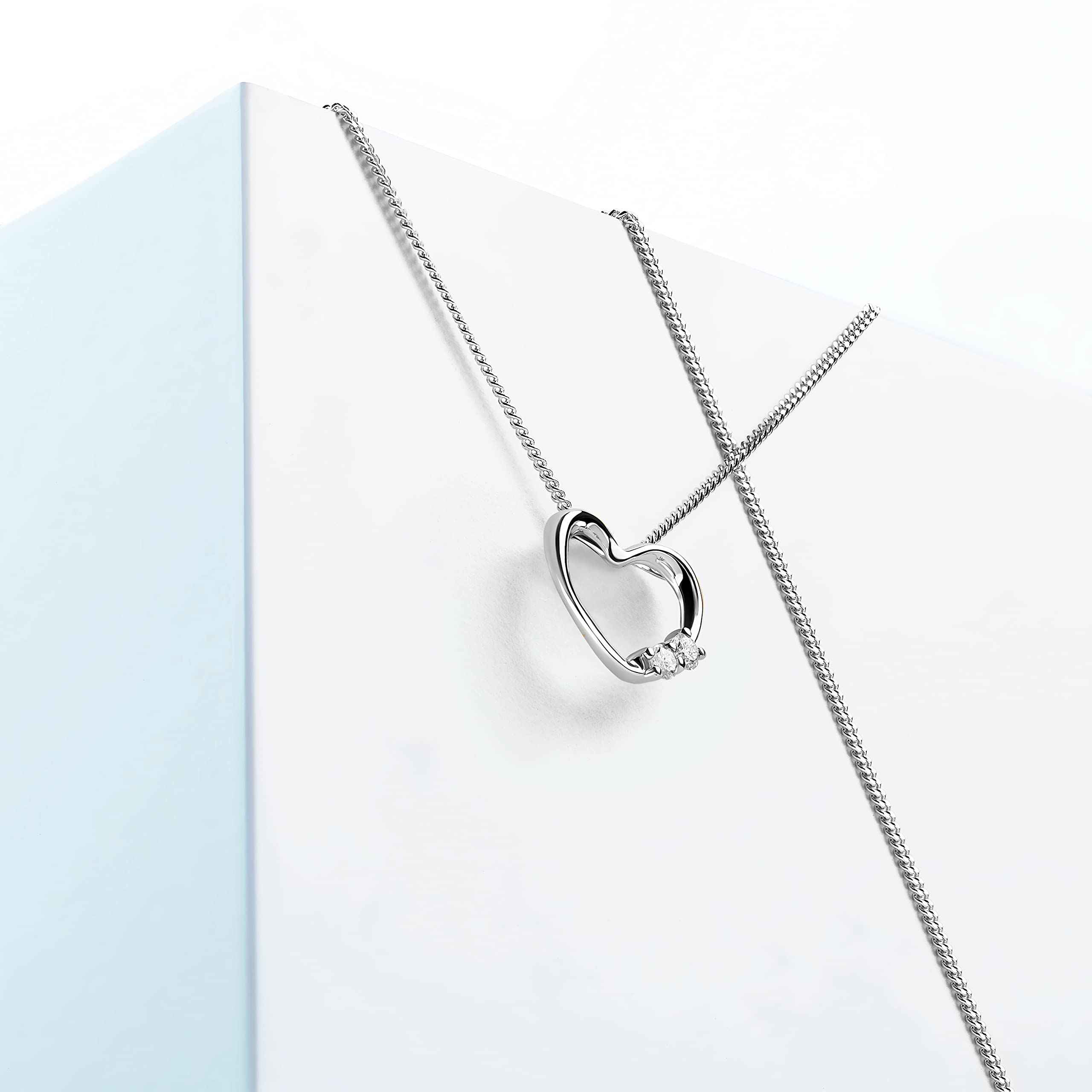 MIORE Collana con Cuore Oro Bianco con Diamanti Naturali, Vero Oro 9KT 375, Catenina con Pendente Cuore Lucido e Brillanti - Ciondolo con Catena anallergica. La Catenina è lunga Cm. 45.