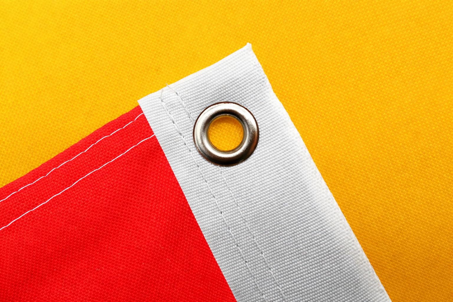 Bandera España, 100 x 150 cm con ojales: tela para banderas navales, 160 g/m²; resistente y apta para todo tipo de condiciones climáticas