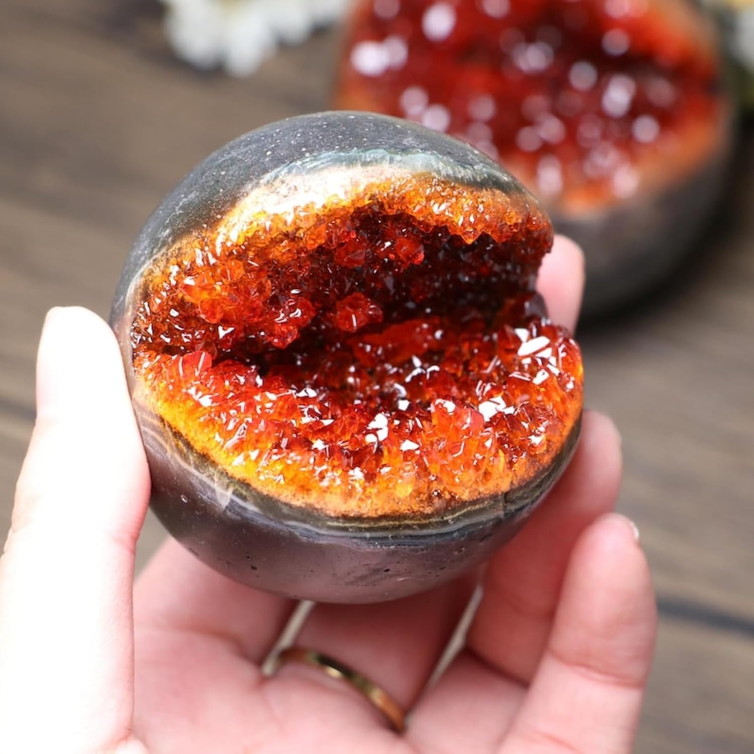 Large Geode – Orange Crystal Clusters and Geodes, 3.15-3.54inch, Perfect for Home & Office Decor, Healing Crystals for Stress Relief and Emotional Balance